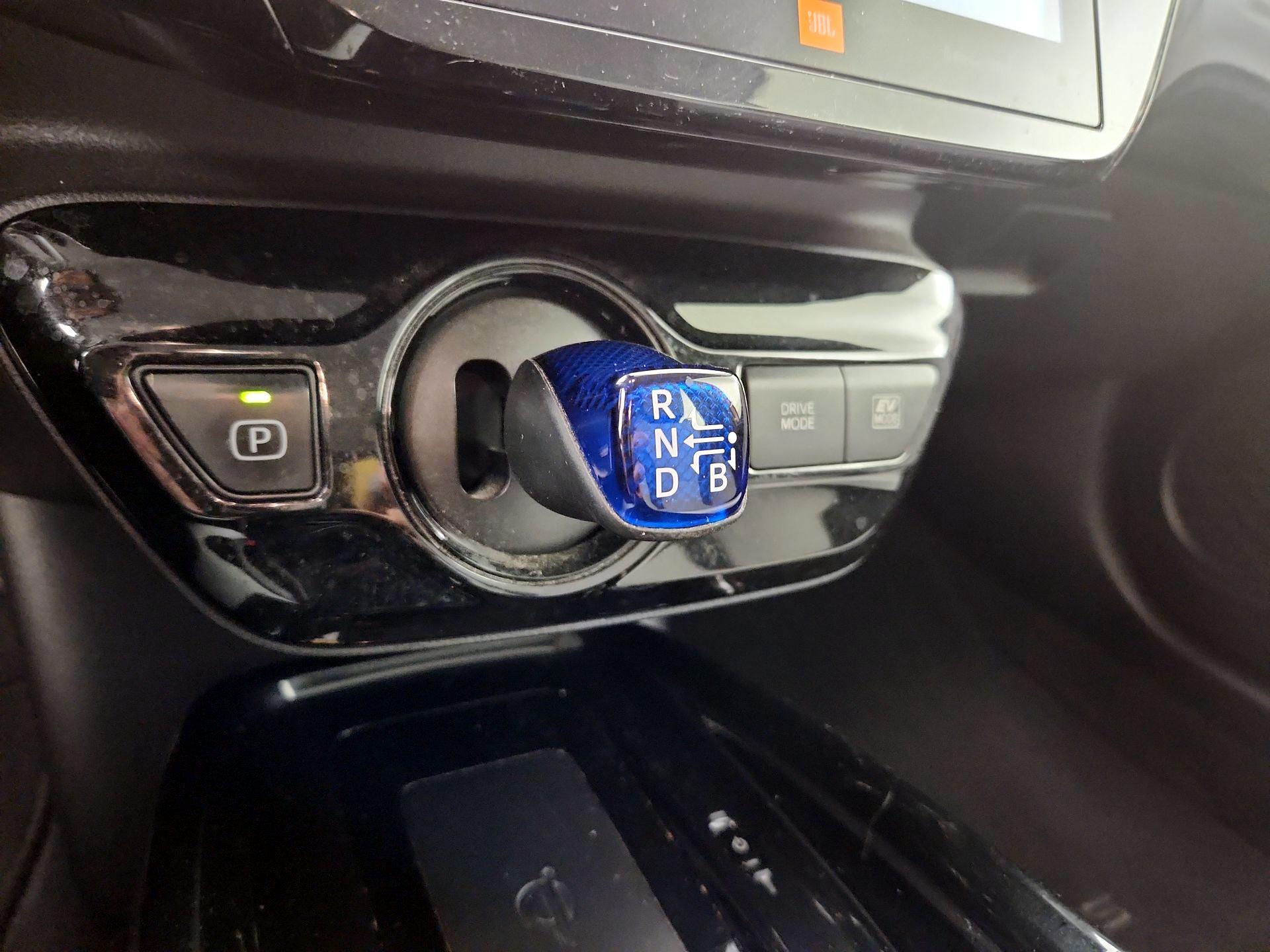 Thumbnail: 2020 Toyota Prius - 18