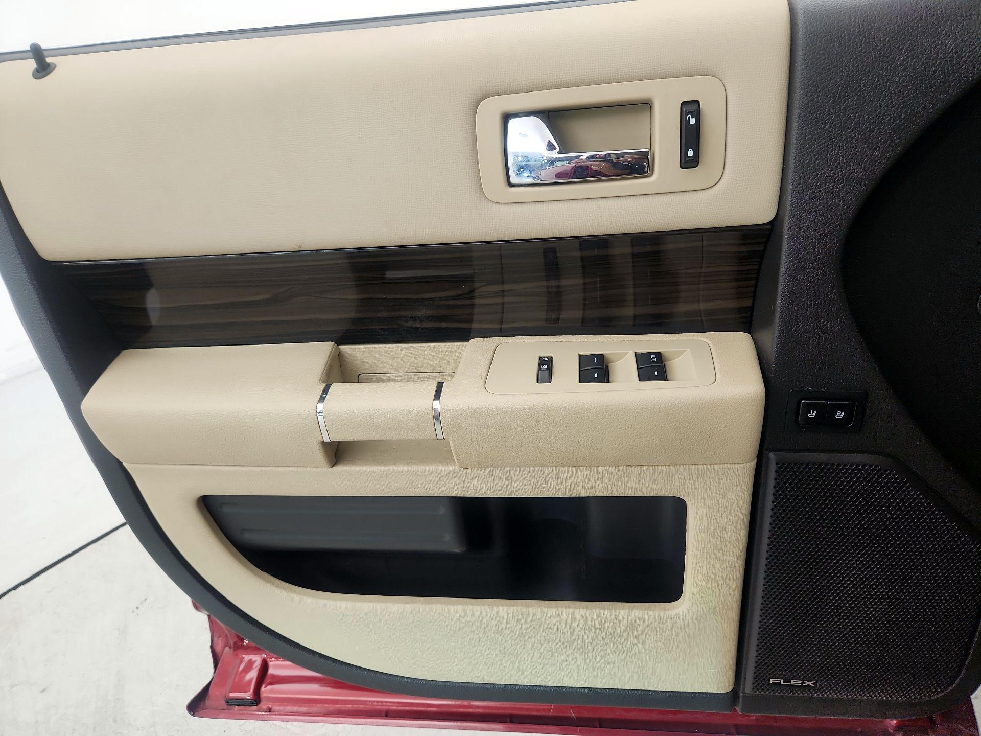 Thumbnail: 2014 Ford Flex - 12