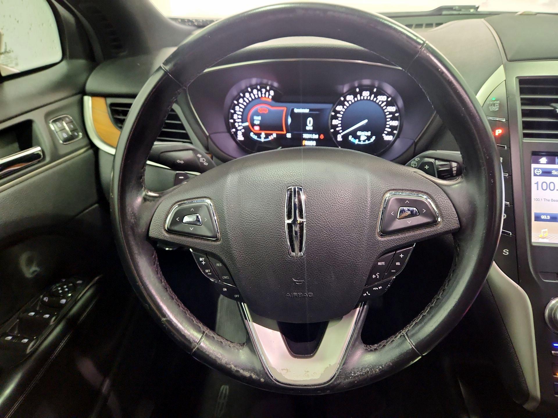 Thumbnail: 2017 Lincoln MKC - 10