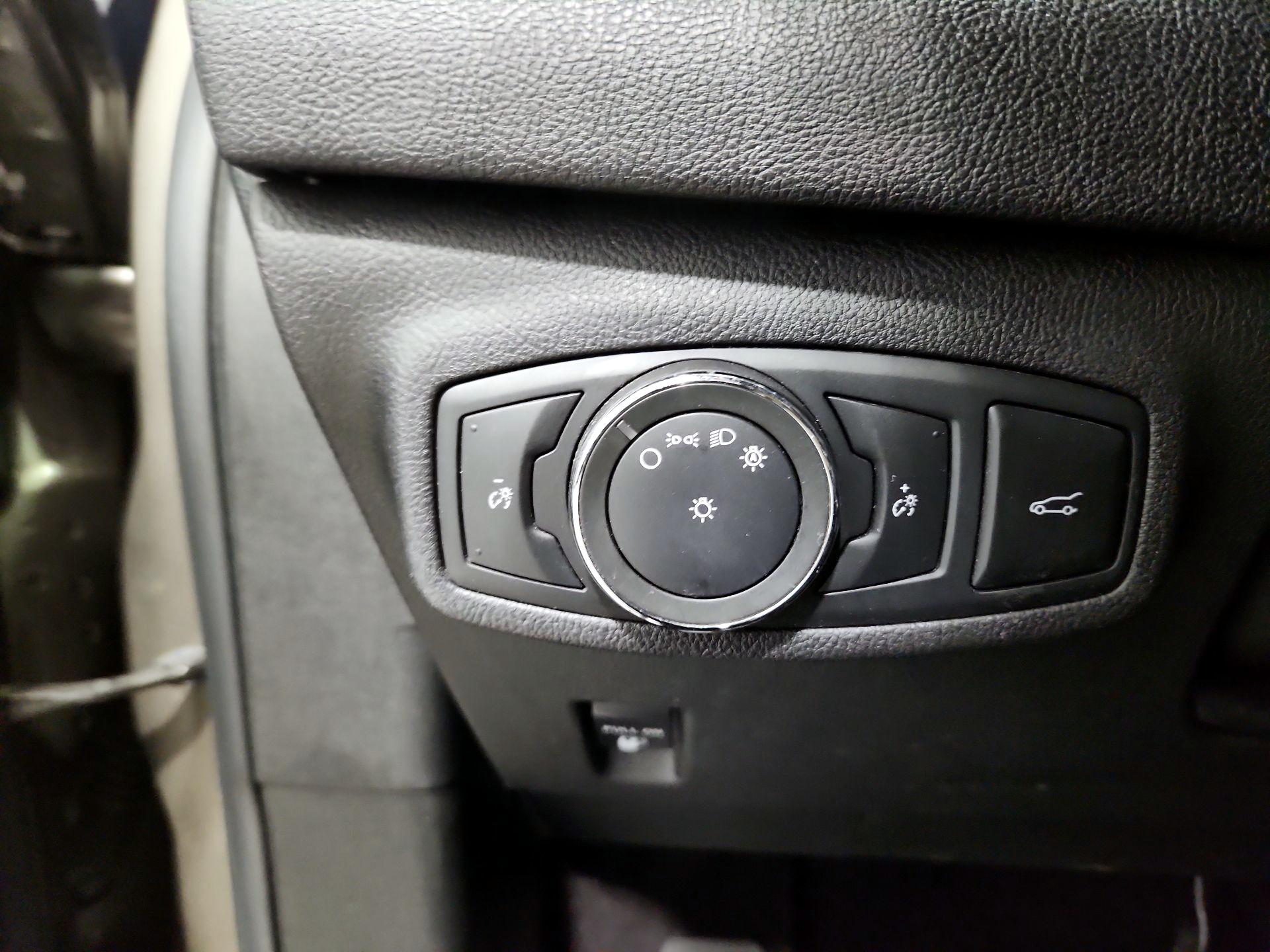 Thumbnail: 2017 Lincoln MKC - 13