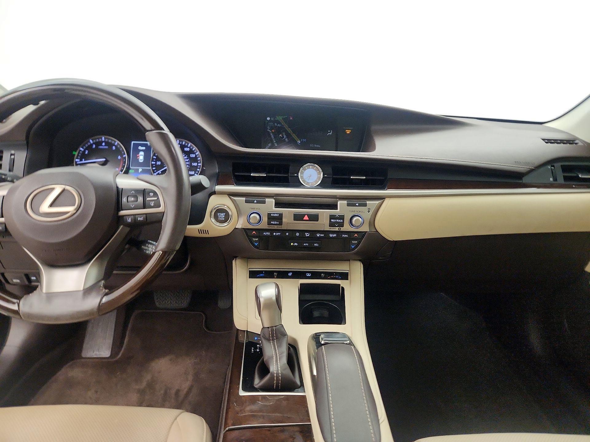 Thumbnail: 2018 Lexus ES - 9