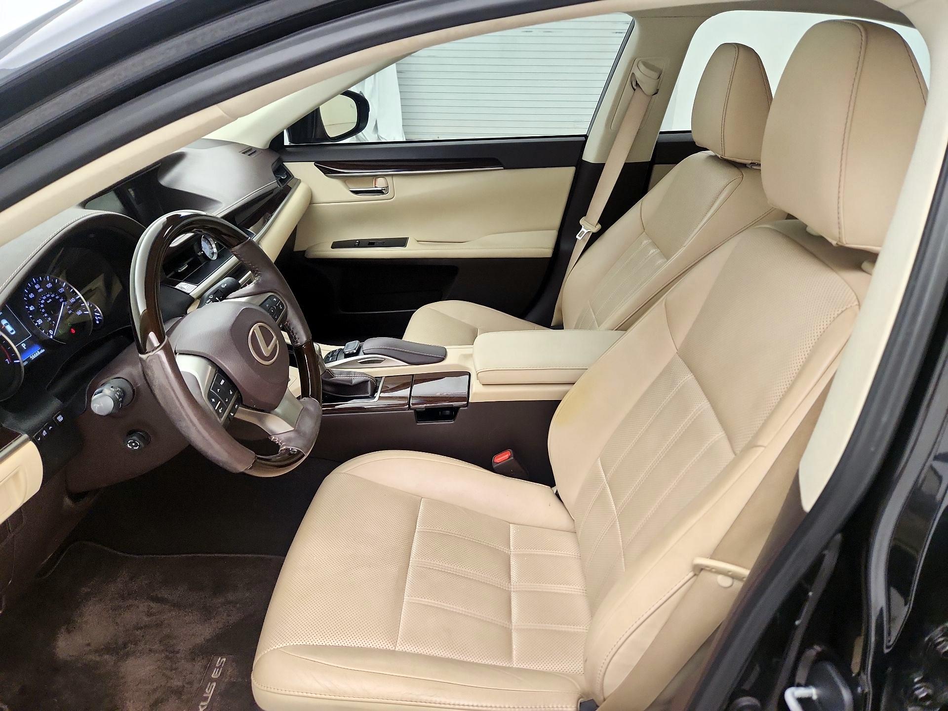 Thumbnail: 2018 Lexus ES - 11