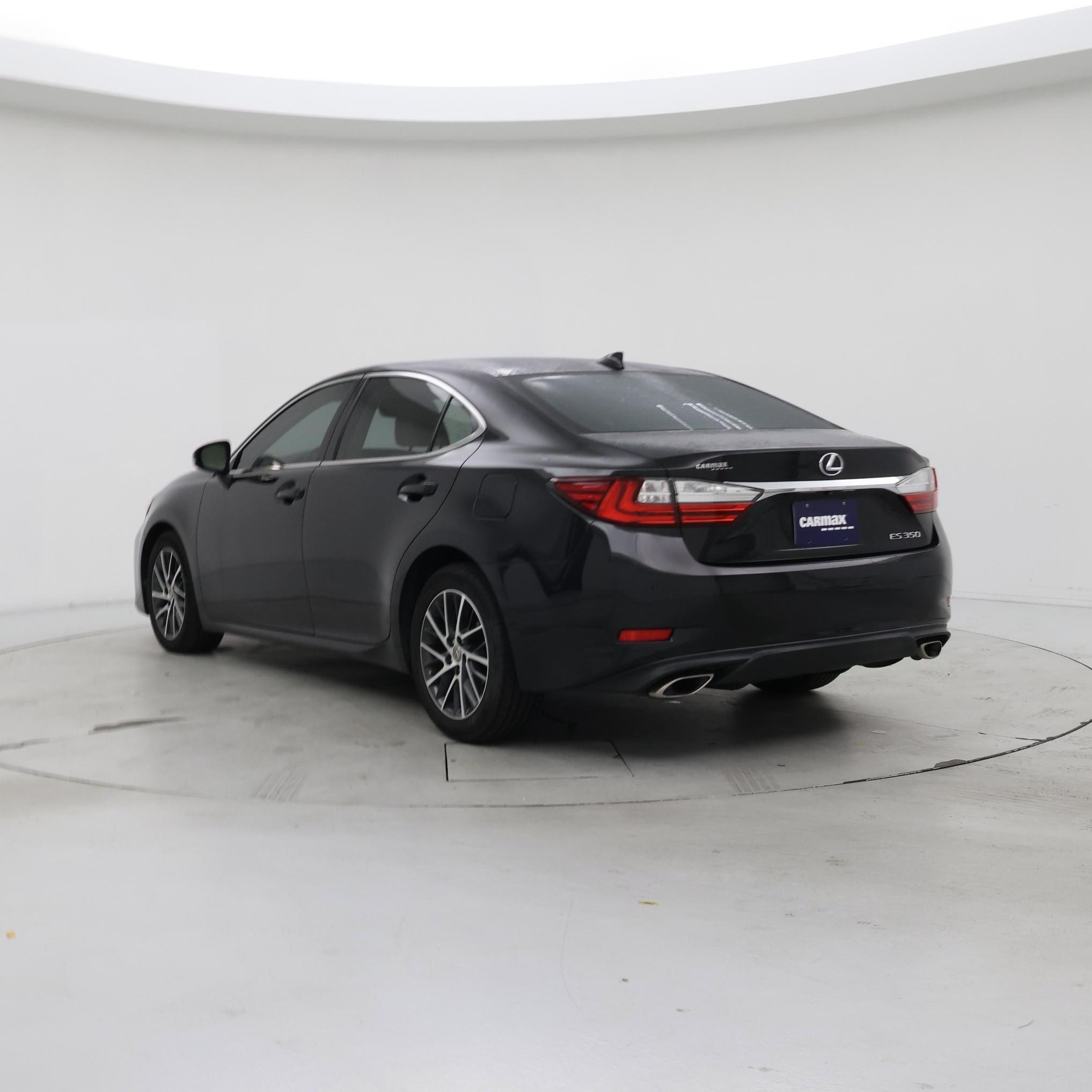 Thumbnail: 2018 Lexus ES - 2