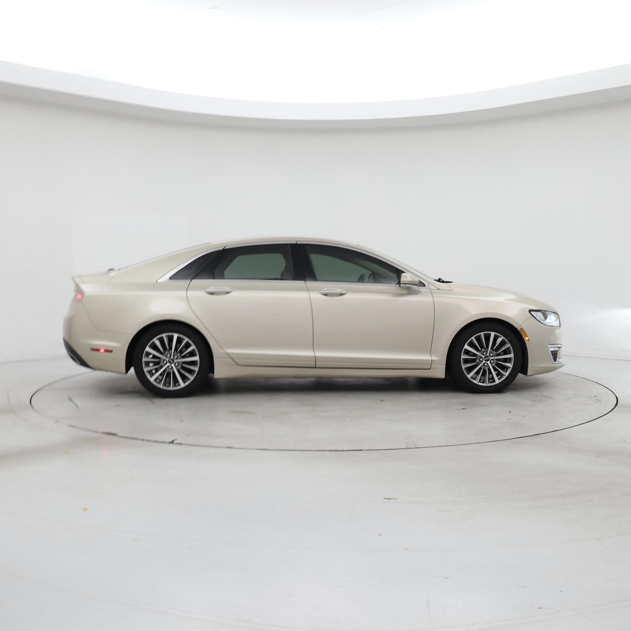 Thumbnail: 2017 Lincoln MKZ - 7
