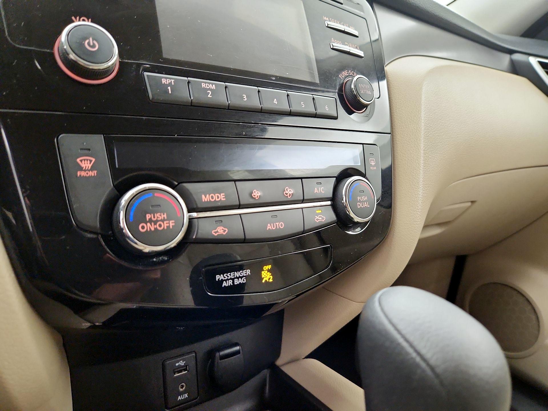 Thumbnail: 2016 Nissan Rogue - 16