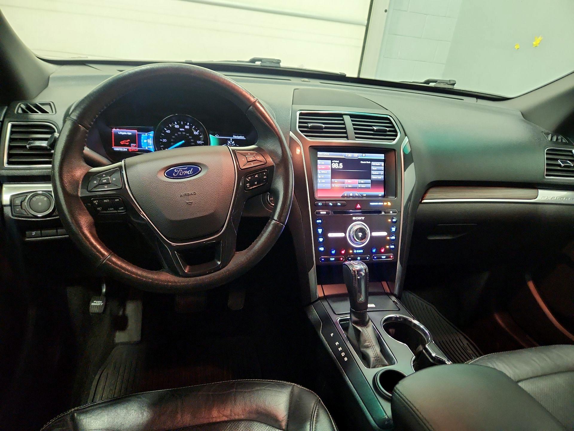 Thumbnail: 2016 Ford Explorer - 9