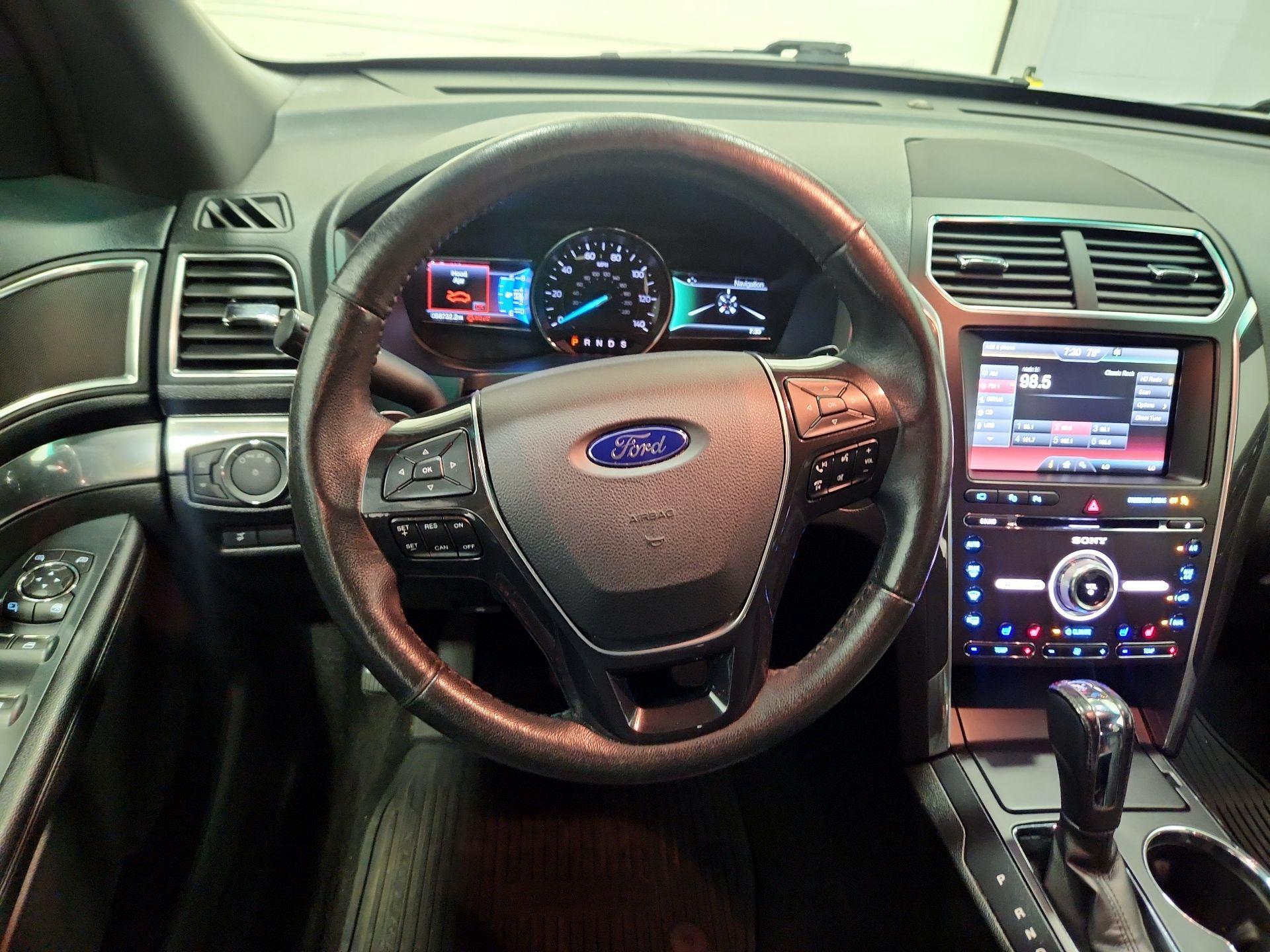 Thumbnail: 2016 Ford Explorer - 10