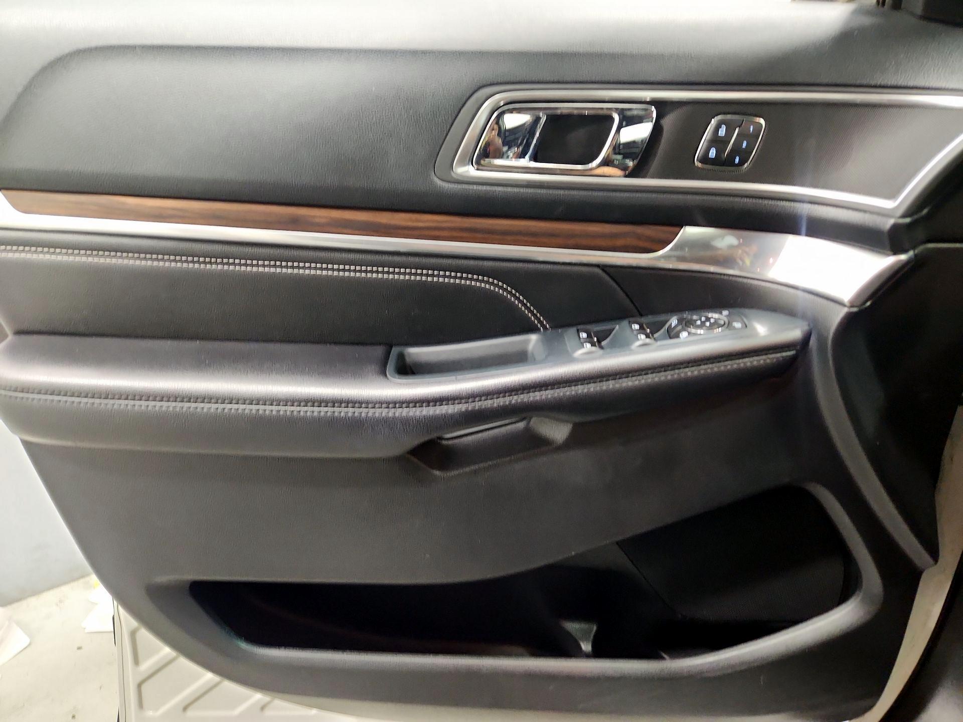 Thumbnail: 2016 Ford Explorer - 12