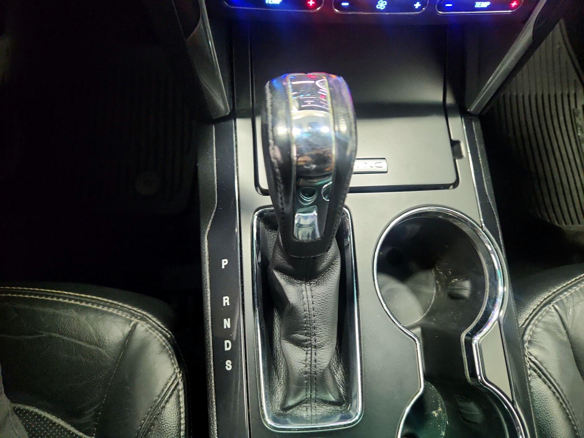 Thumbnail: 2016 Ford Explorer - 17