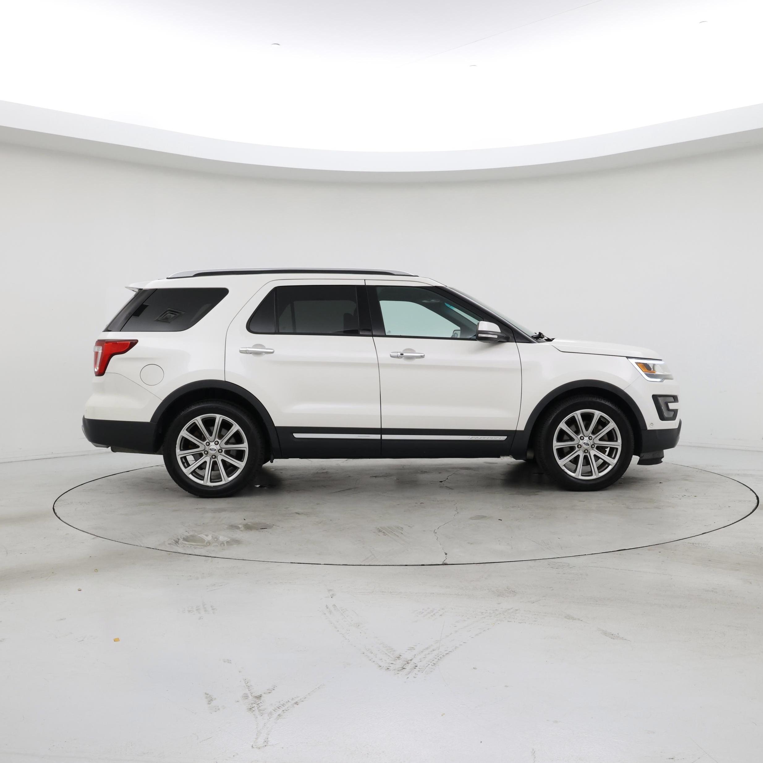 Thumbnail: 2016 Ford Explorer - 7