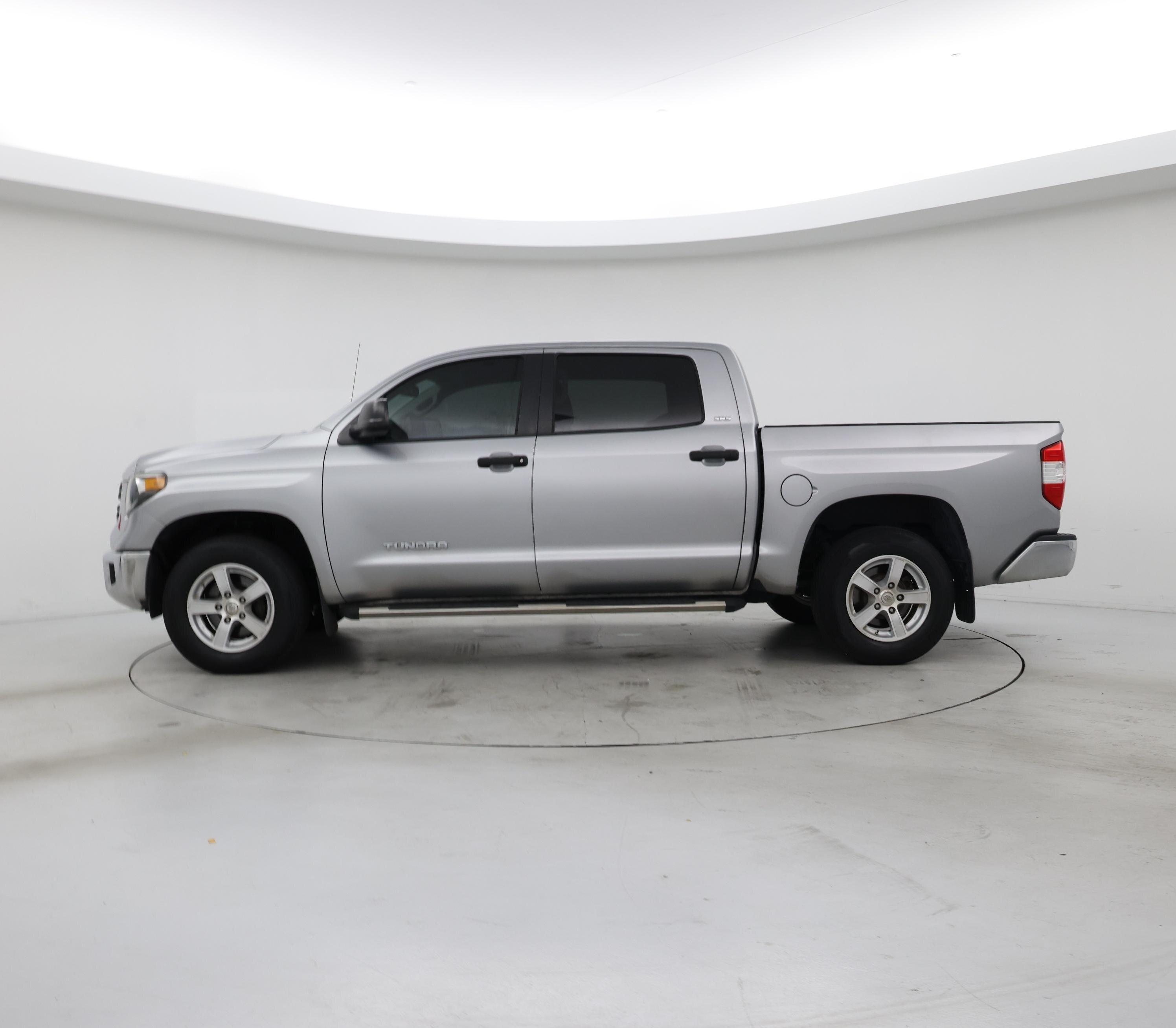 Thumbnail: 2019 Toyota Tundra - 3
