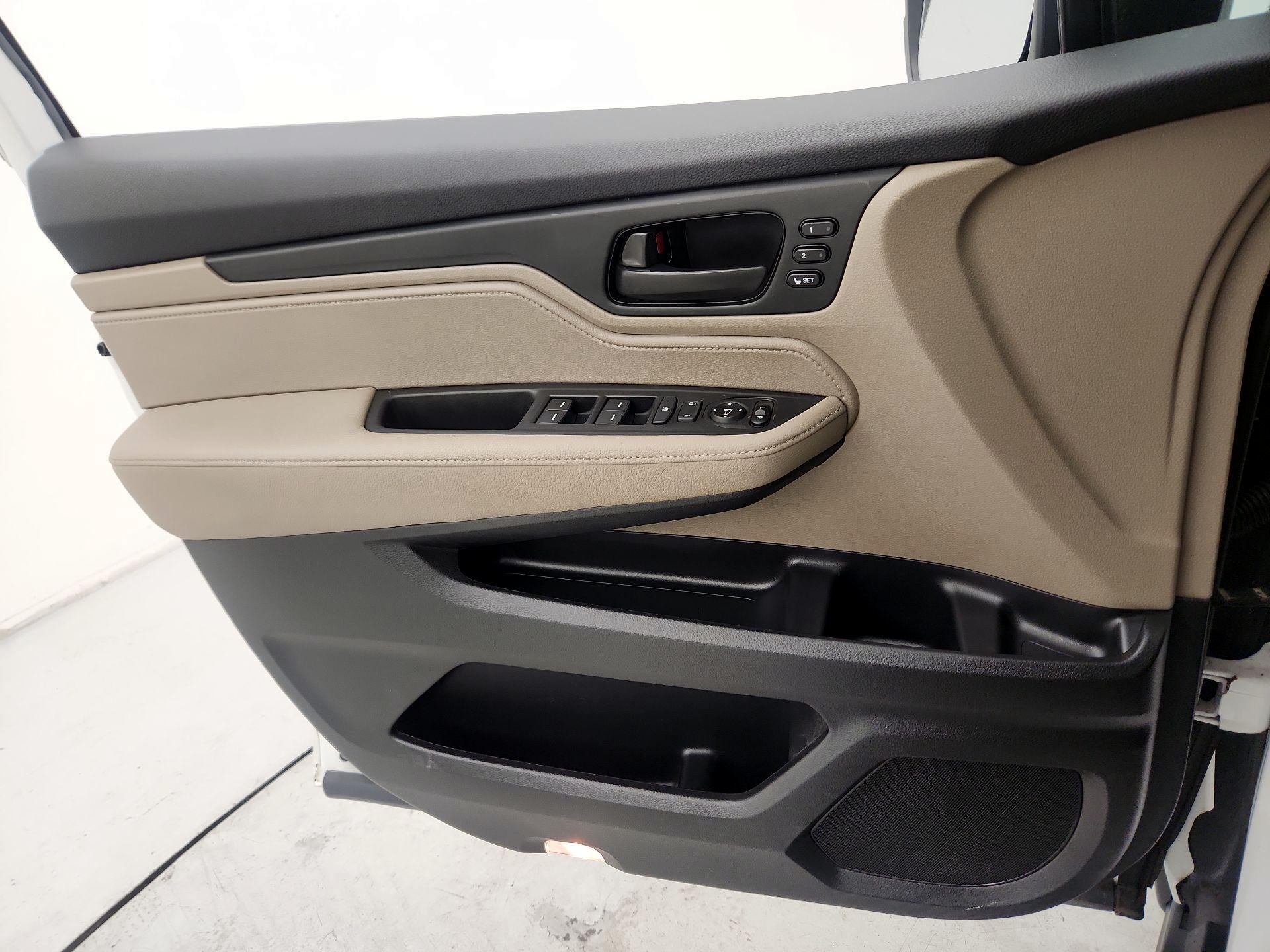 Thumbnail: 2020 Honda Odyssey - 12