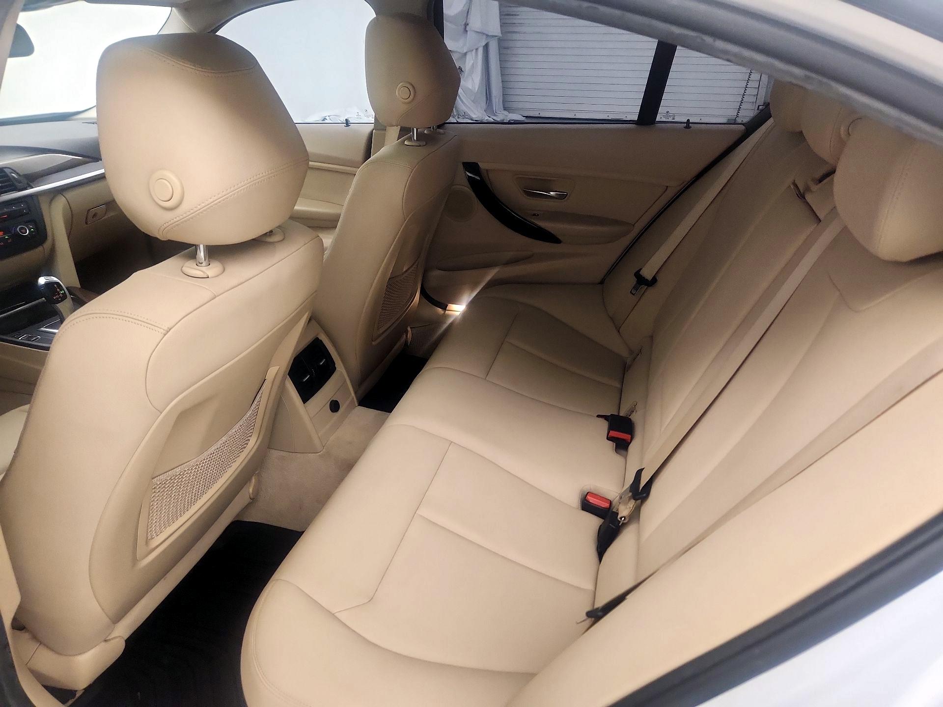 Thumbnail: 2015 BMW 3 Series - 16