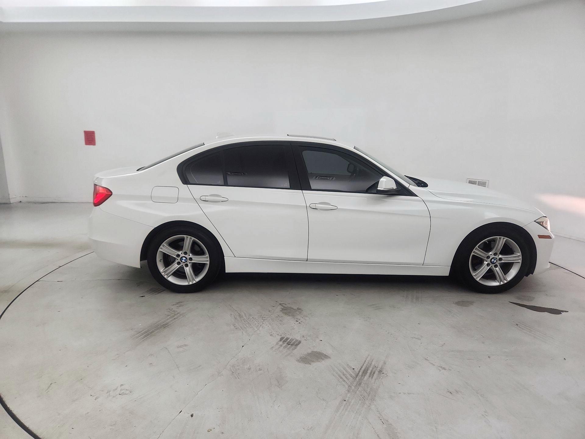 Thumbnail: 2015 BMW 3 Series - 4