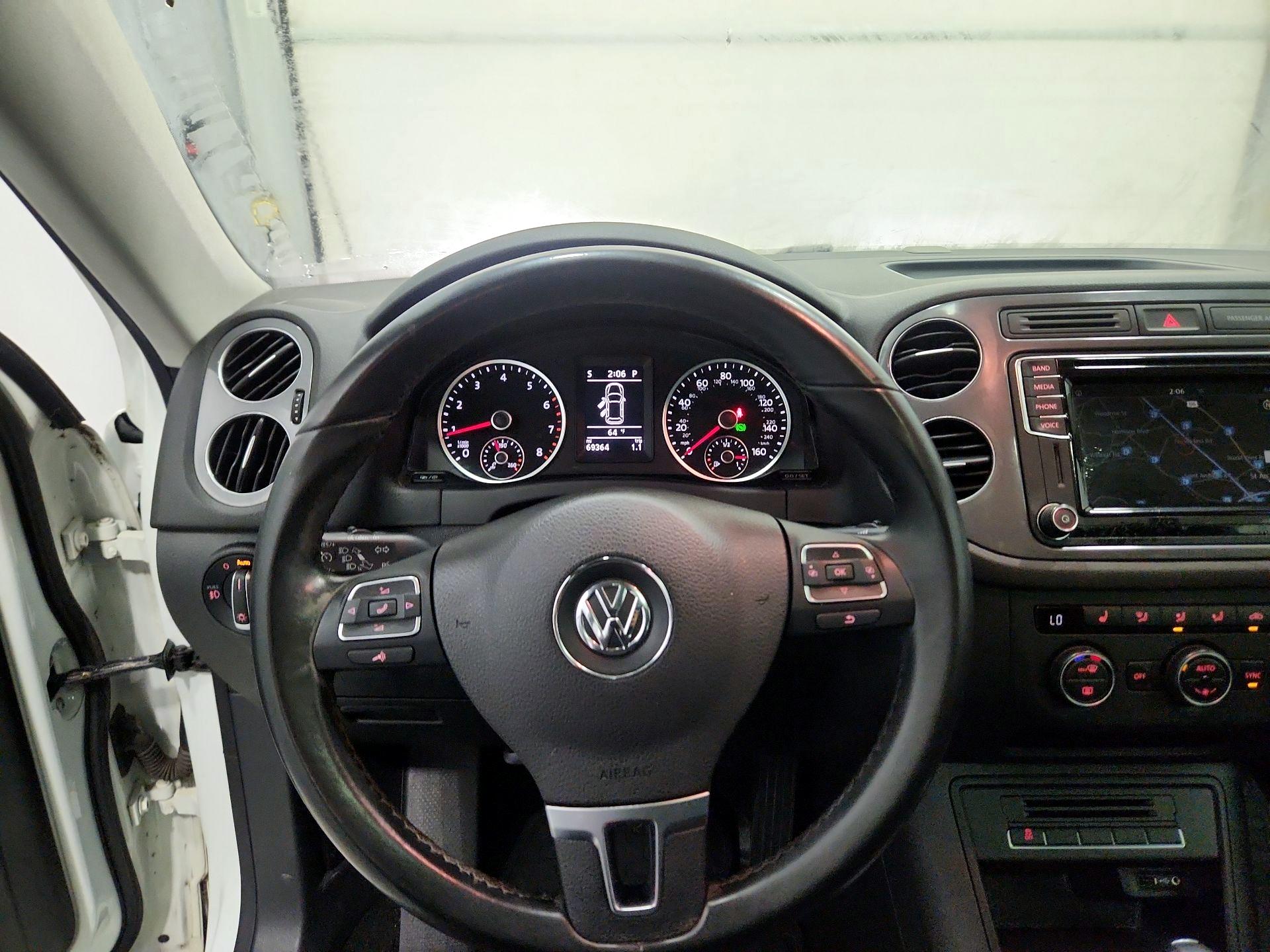 Thumbnail: 2017 Volkswagen Tiguan - 10
