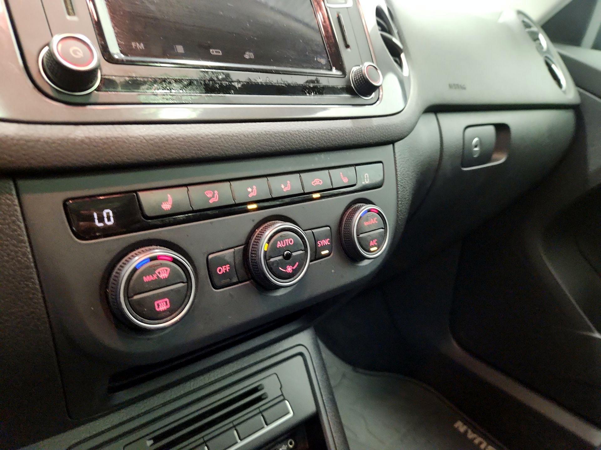 Thumbnail: 2017 Volkswagen Tiguan - 17
