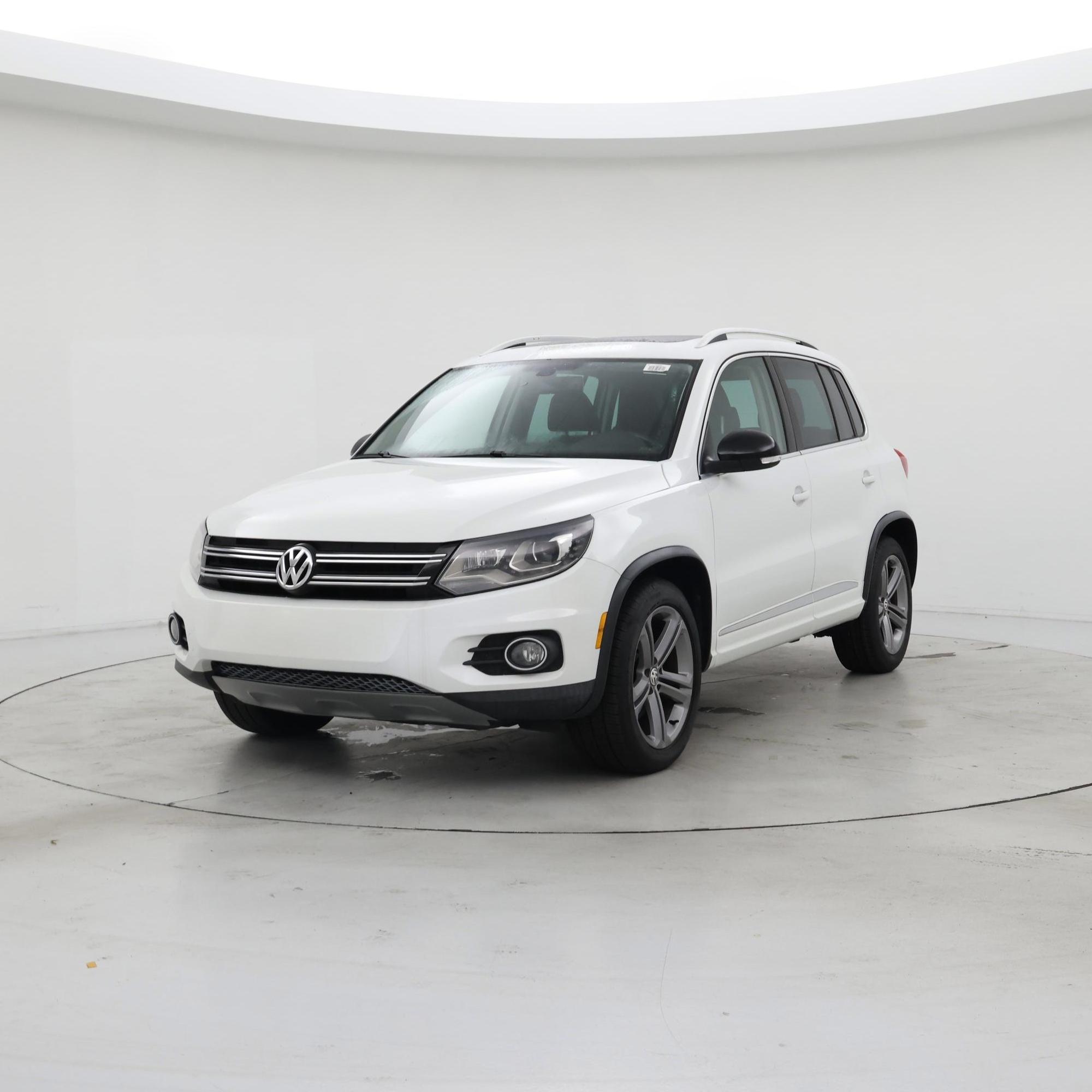 Thumbnail: 2017 Volkswagen Tiguan - 4