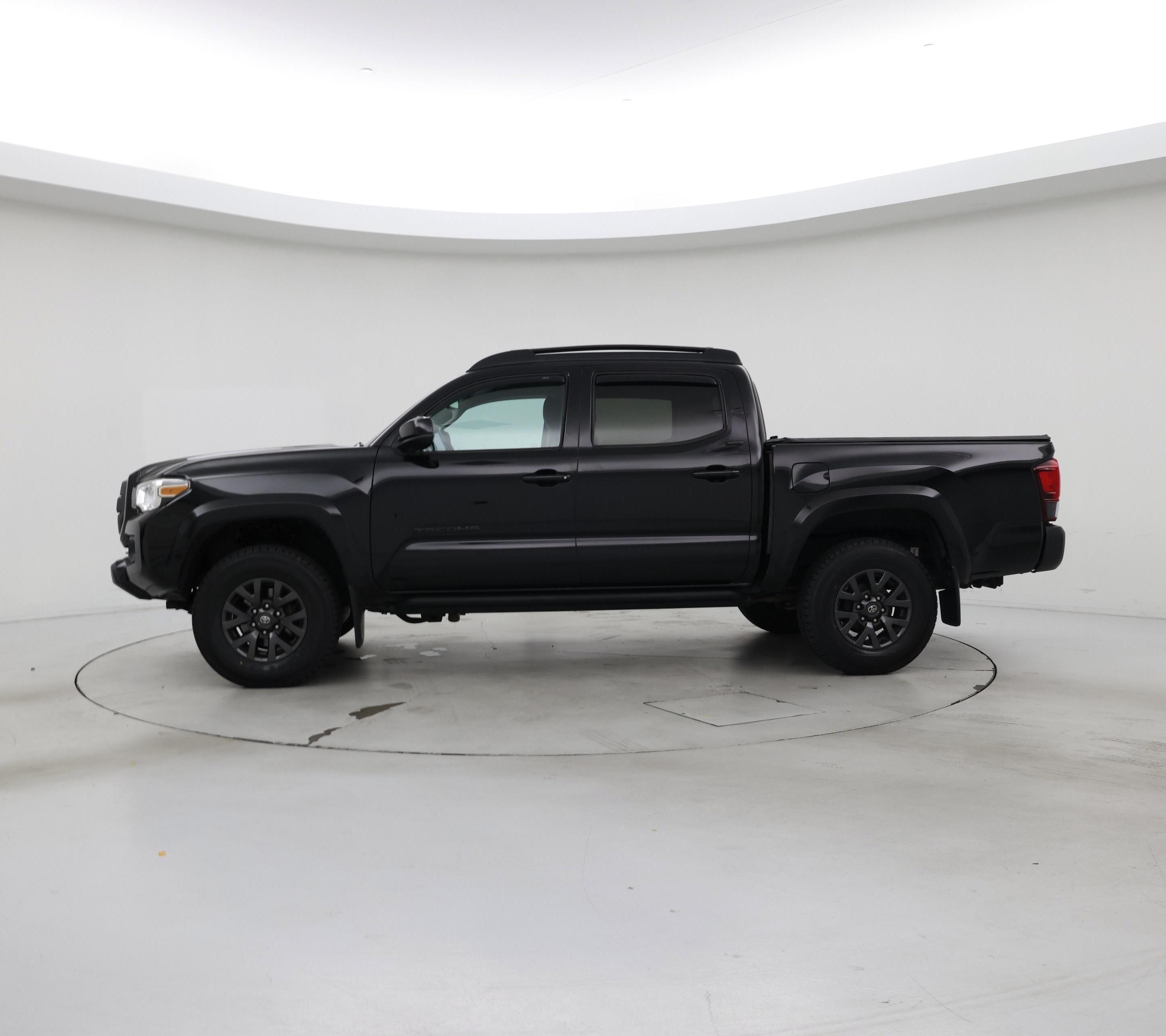 Thumbnail: 2021 Toyota Tacoma - 3