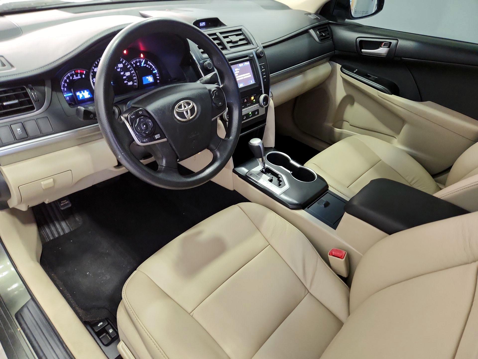 Thumbnail: 2014 Toyota Camry - 11