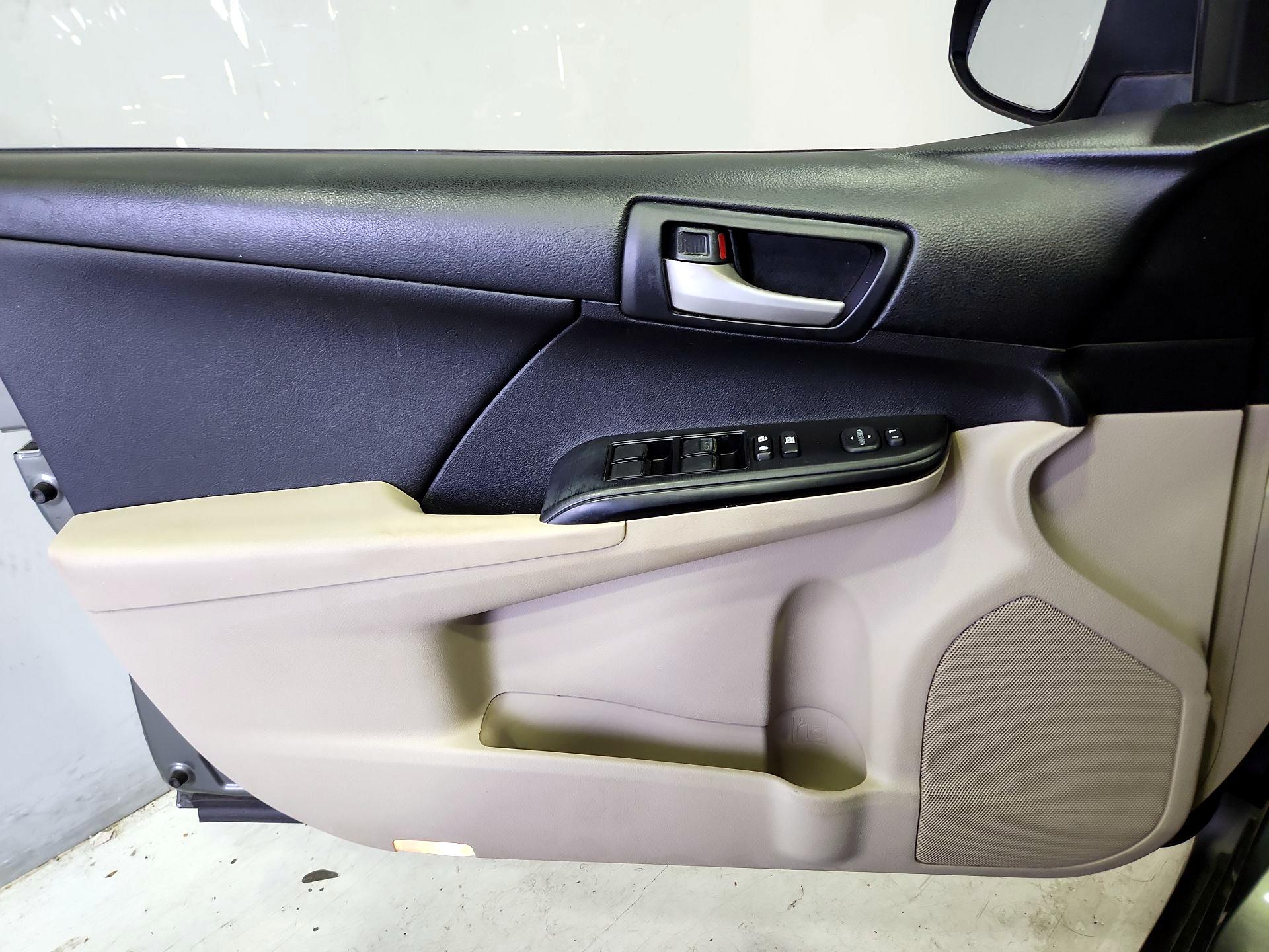 Thumbnail: 2014 Toyota Camry - 12