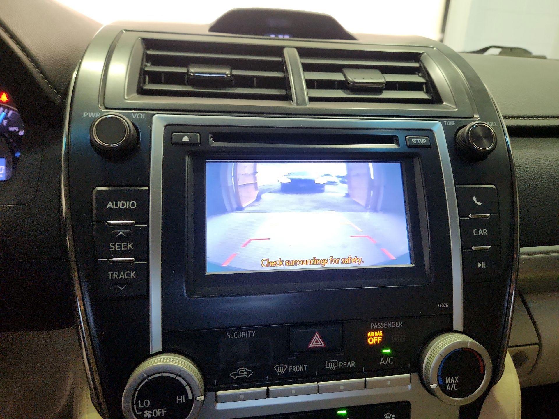 Thumbnail: 2014 Toyota Camry - 14