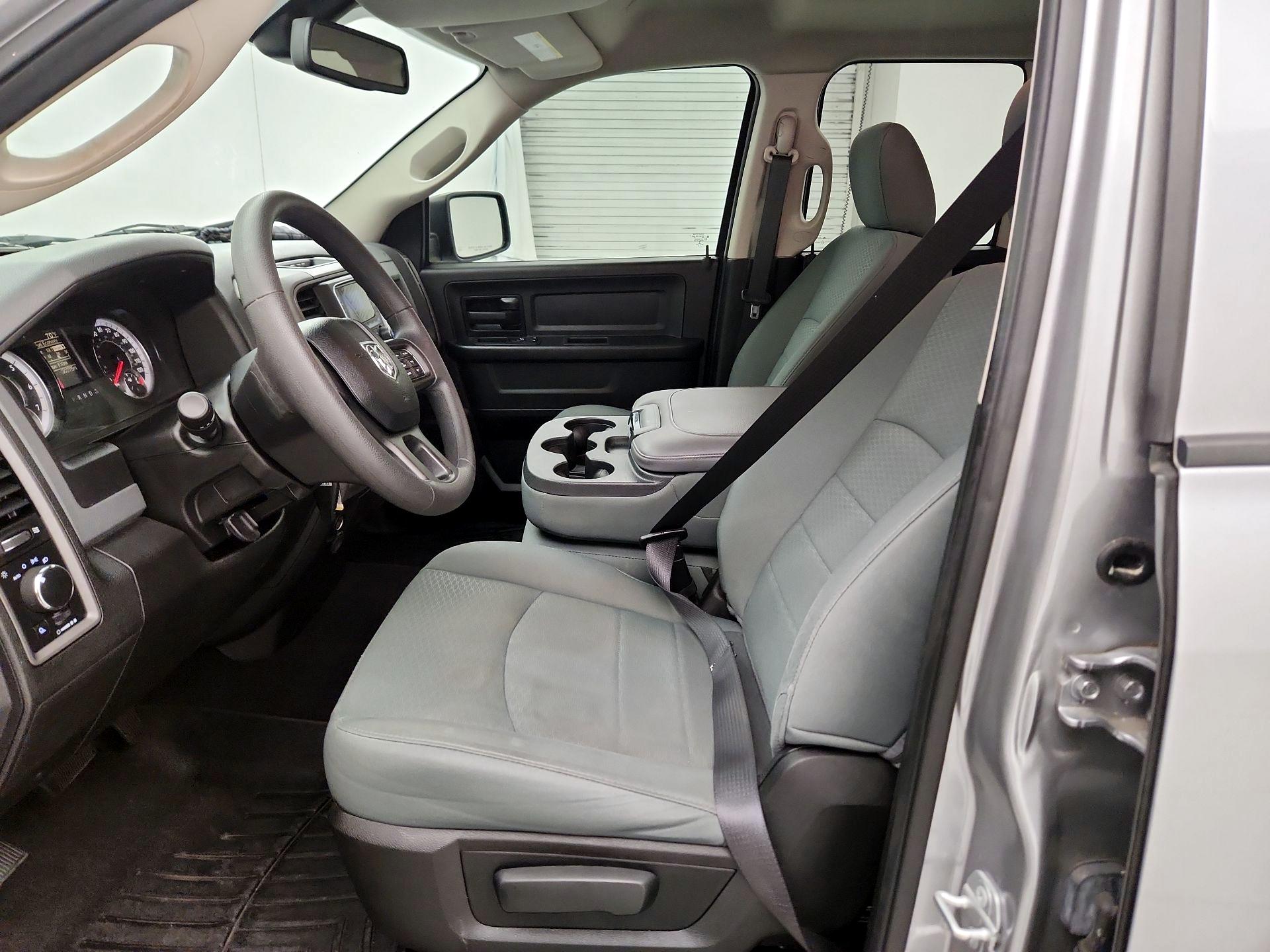 Thumbnail: 2019 RAM 1500 Classic - 11