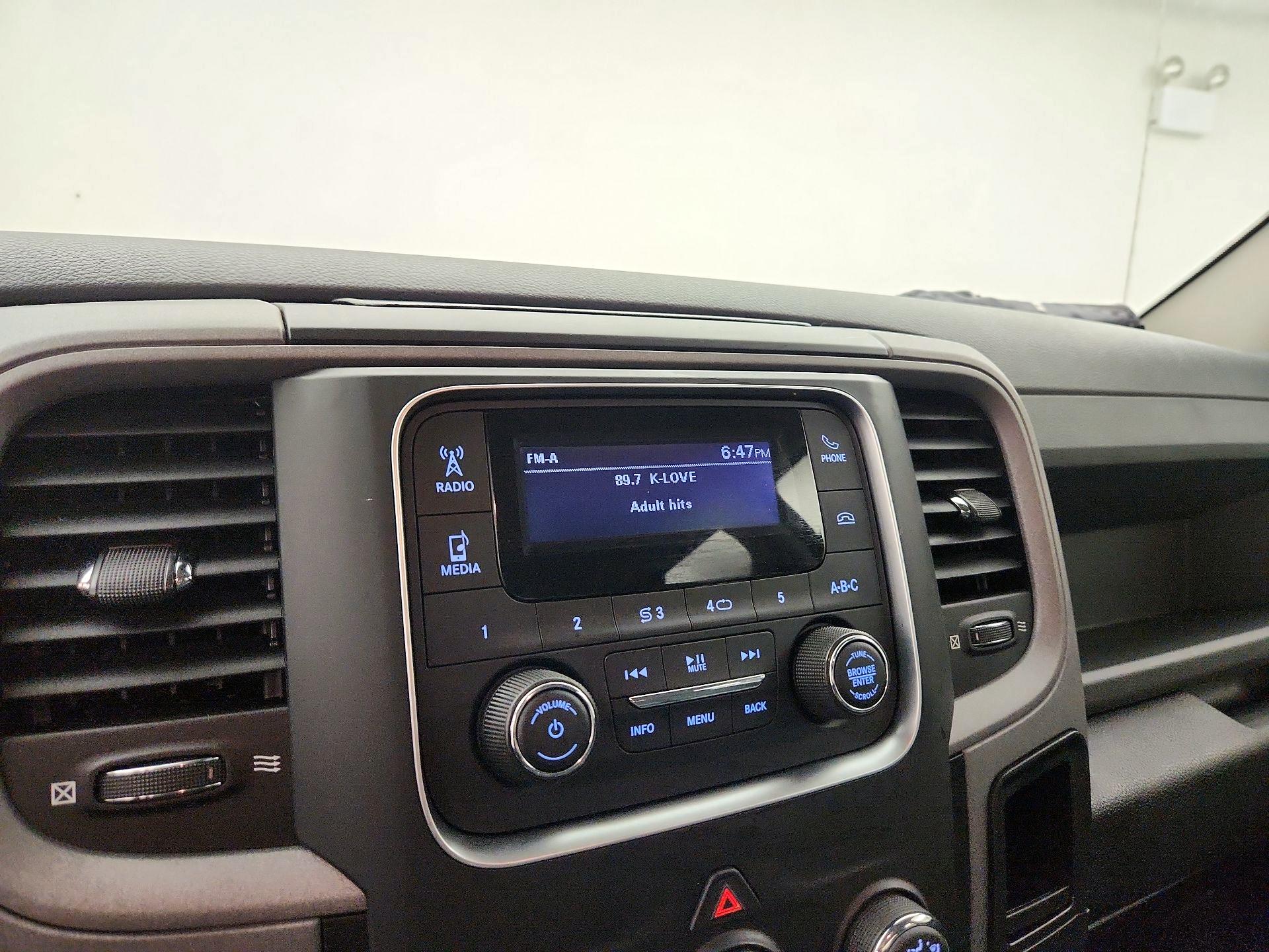 Thumbnail: 2019 RAM 1500 Classic - 15