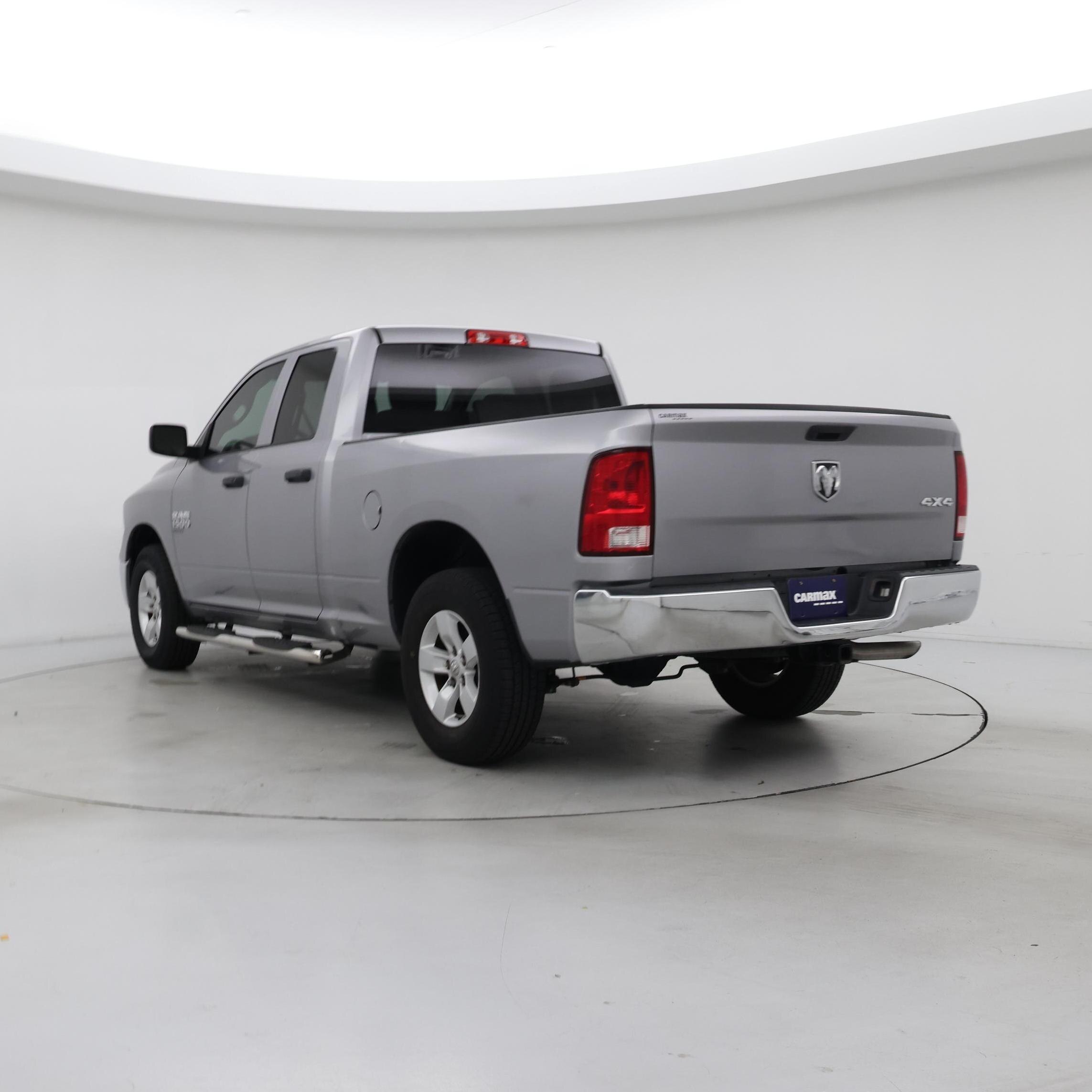 Thumbnail: 2019 RAM 1500 Classic - 2