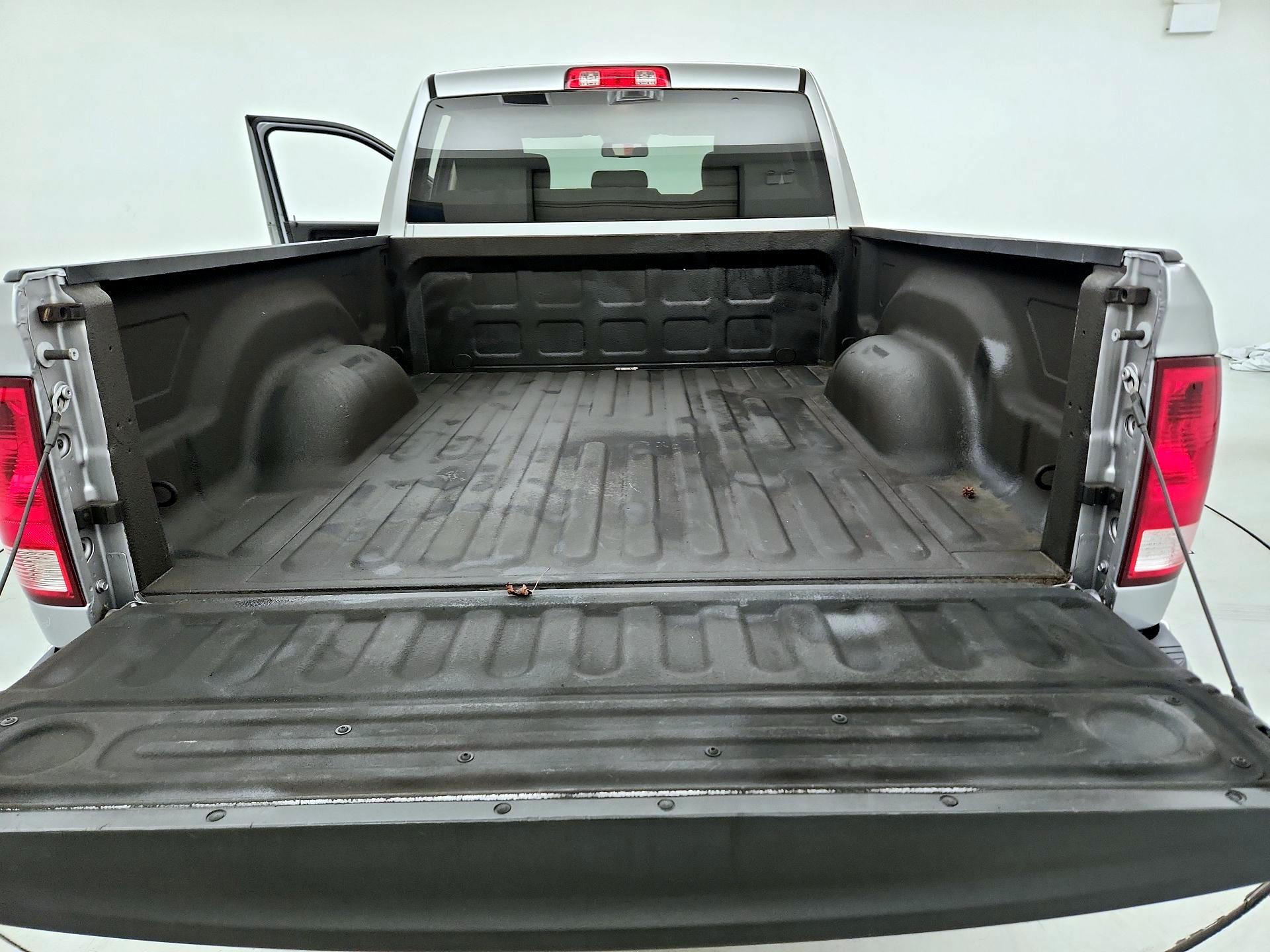 Thumbnail: 2019 RAM 1500 Classic - 20