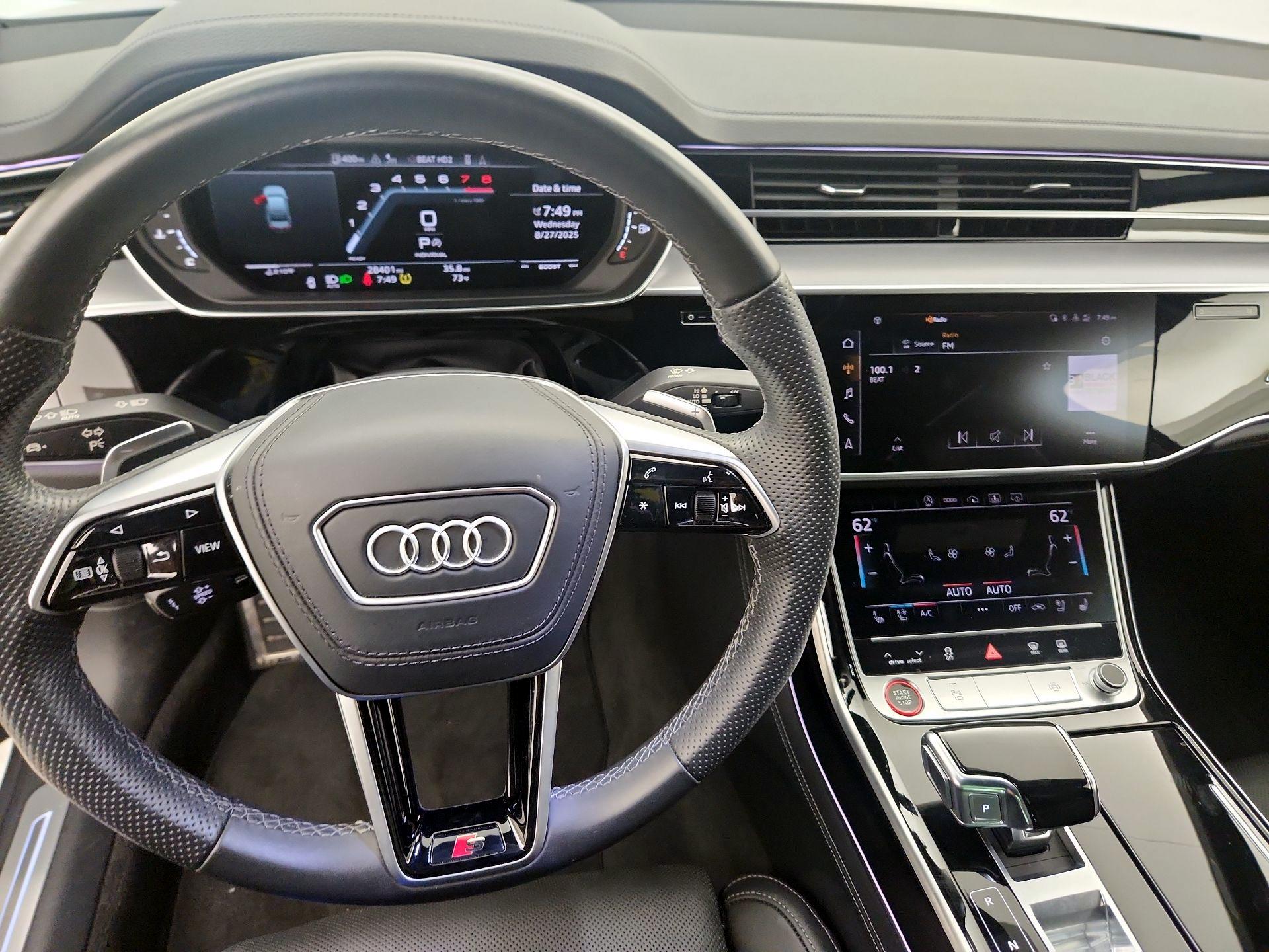 Thumbnail: 2022 Audi S8 - 9