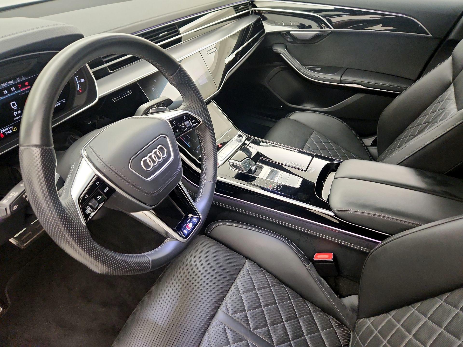 Thumbnail: 2022 Audi S8 - 11