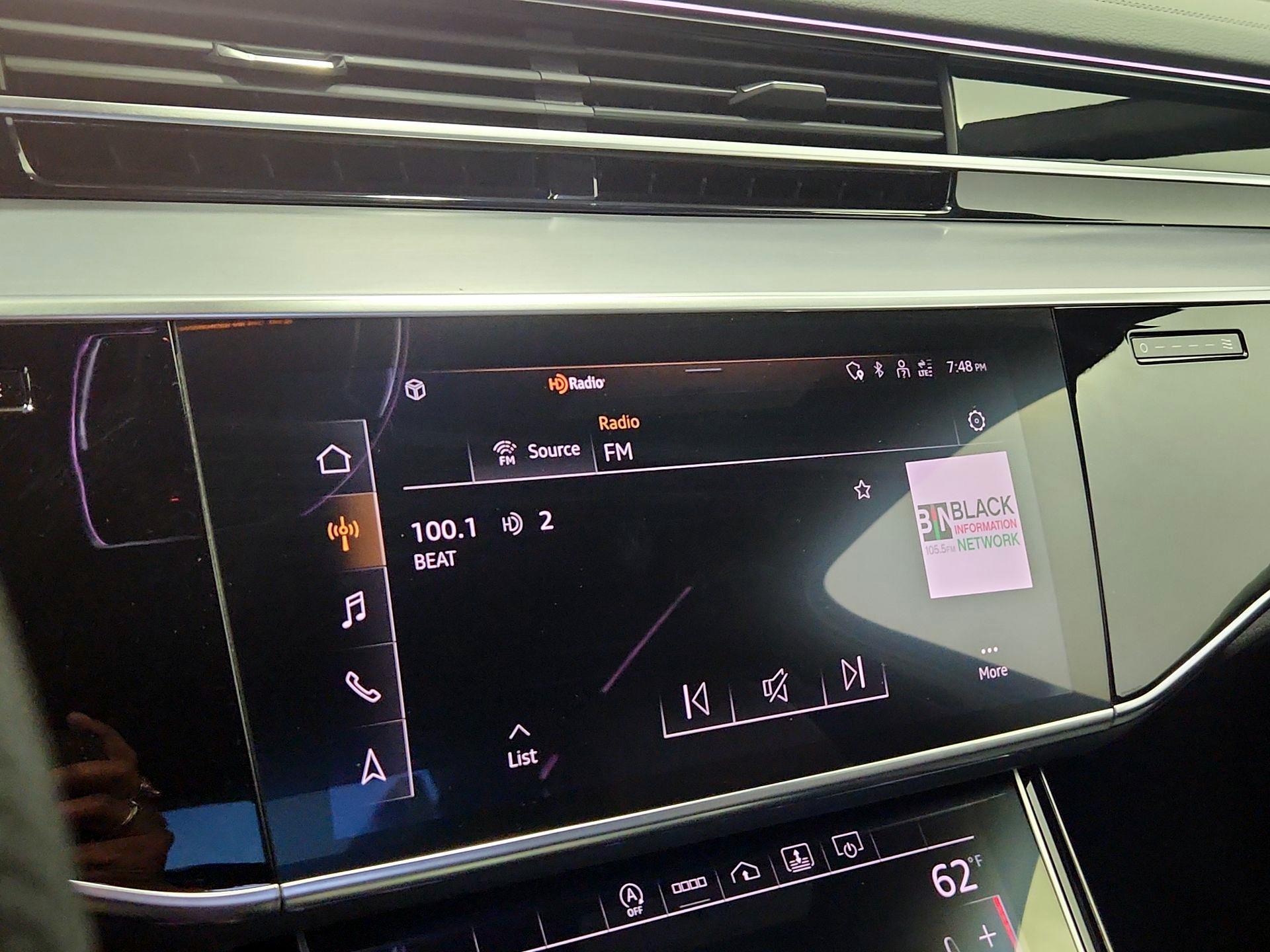 Thumbnail: 2022 Audi S8 - 15