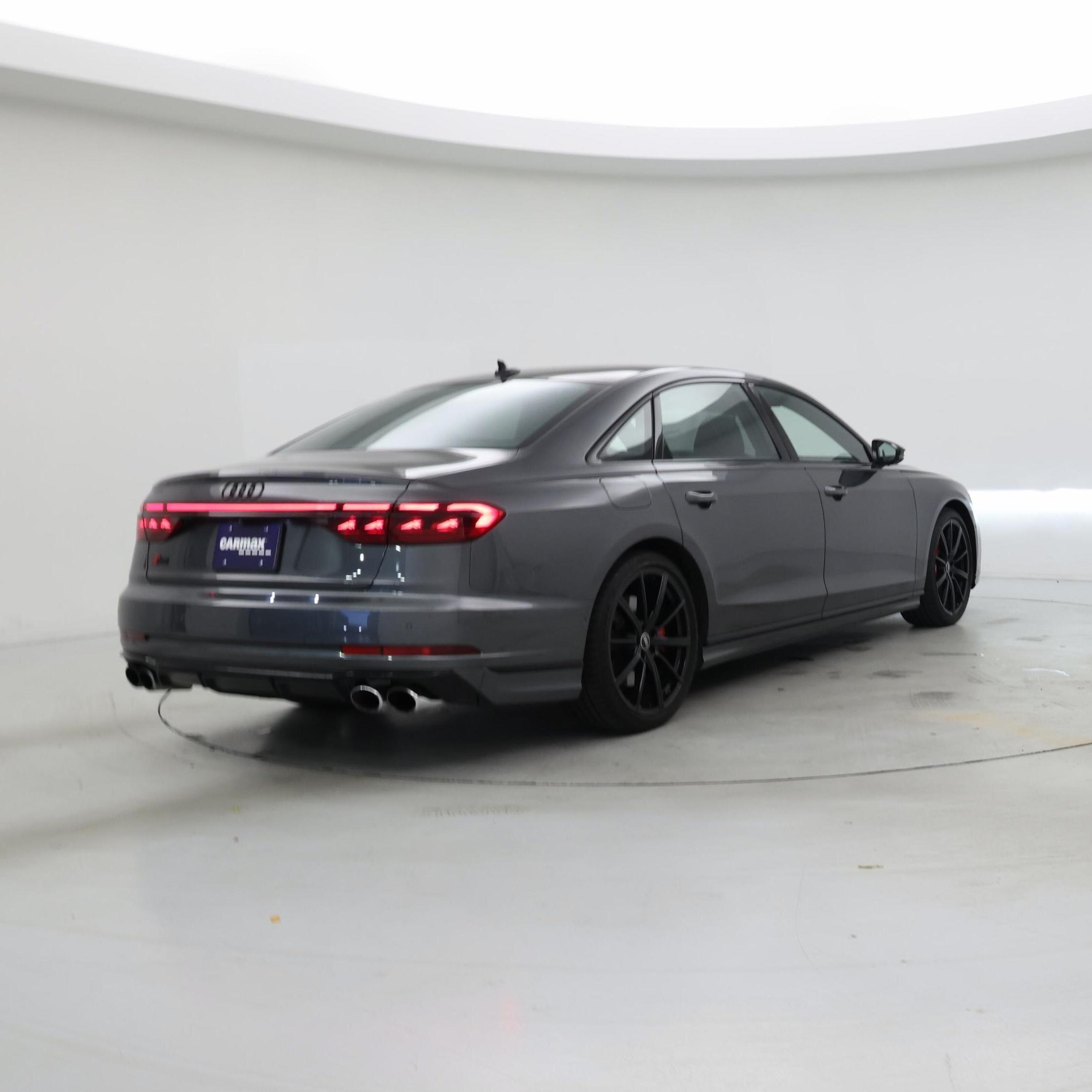 Thumbnail: 2022 Audi S8 - 8