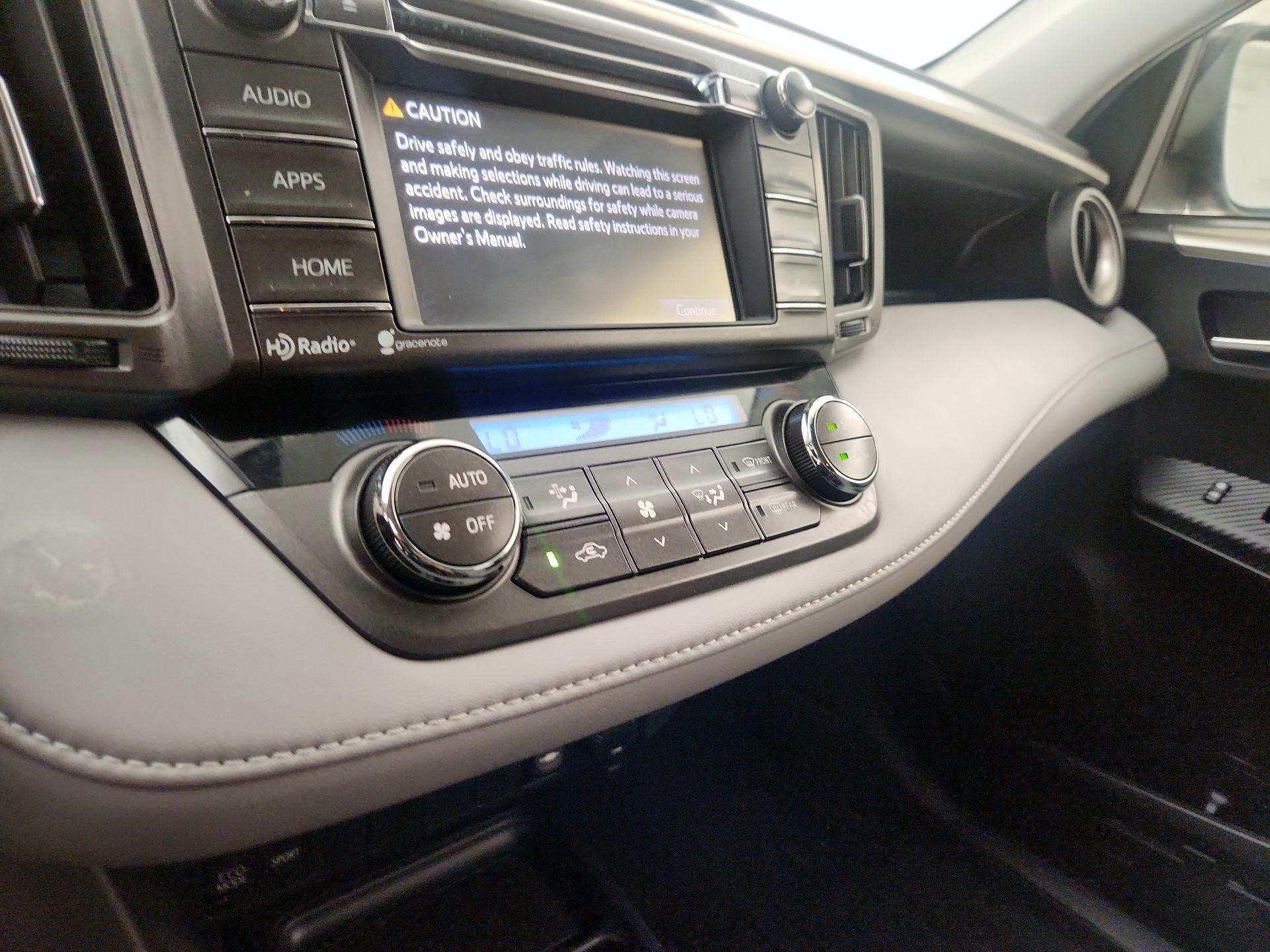Thumbnail: 2015 Toyota RAV4 - 16
