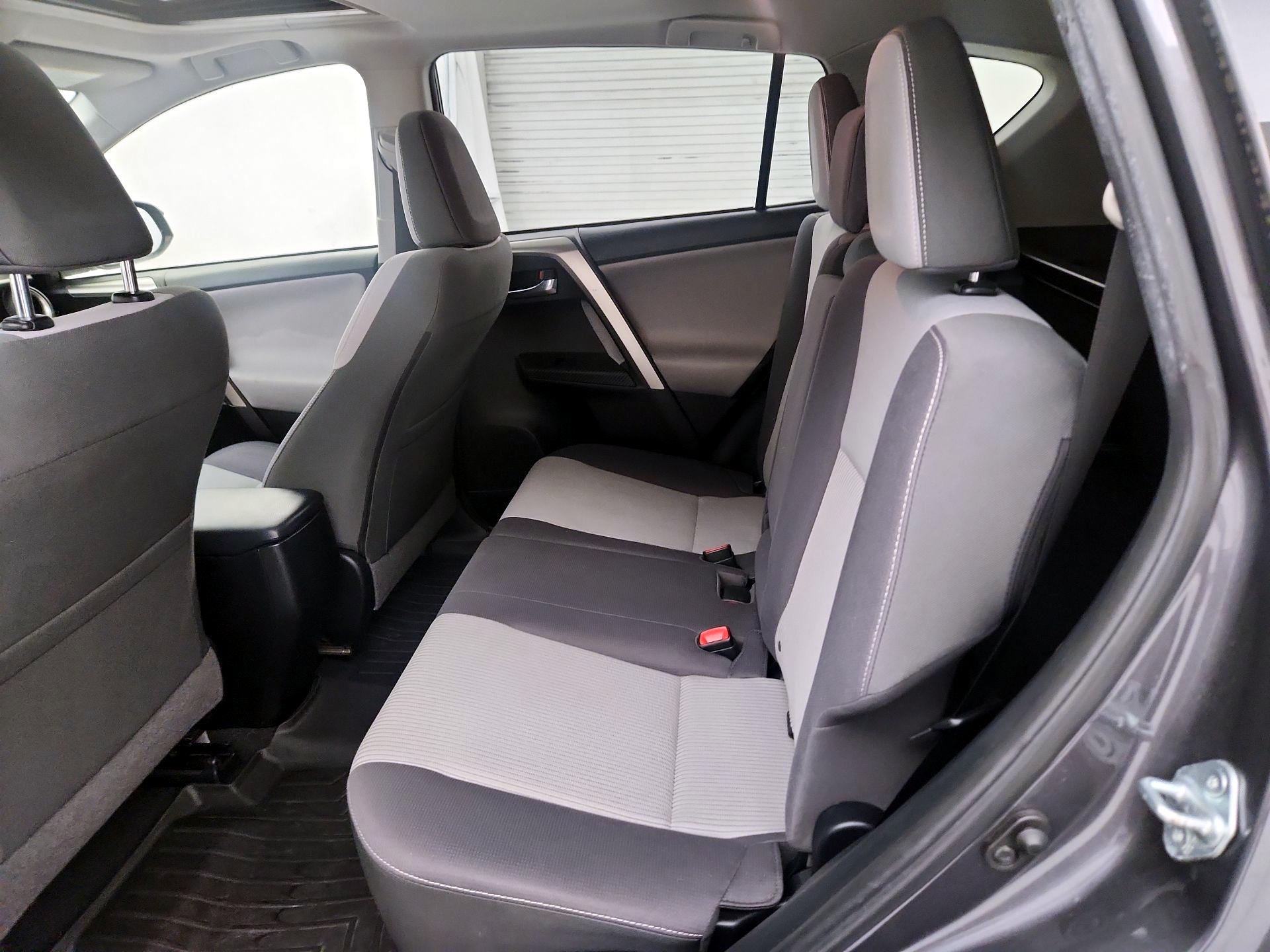 Thumbnail: 2015 Toyota RAV4 - 20