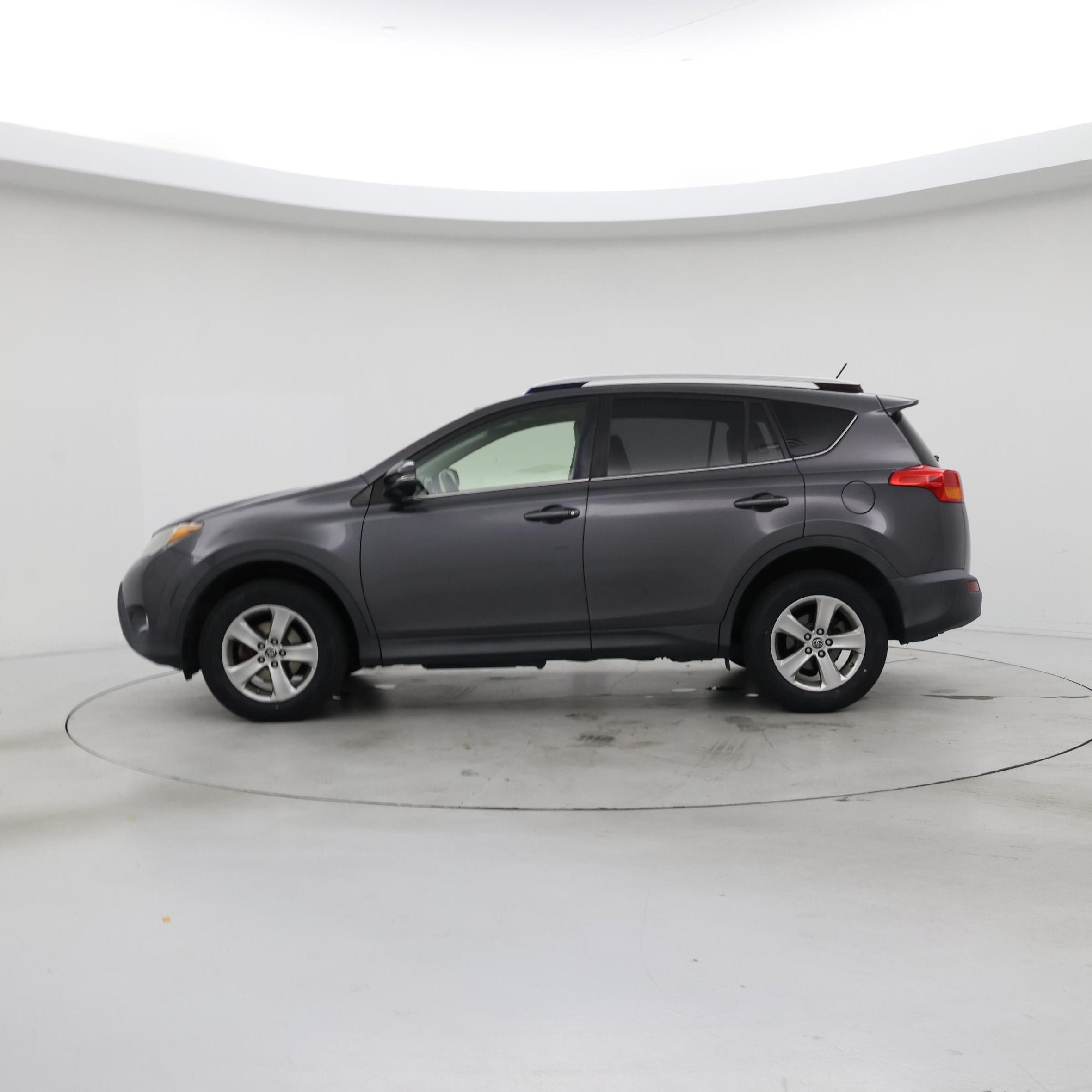 Thumbnail: 2015 Toyota RAV4 - 3
