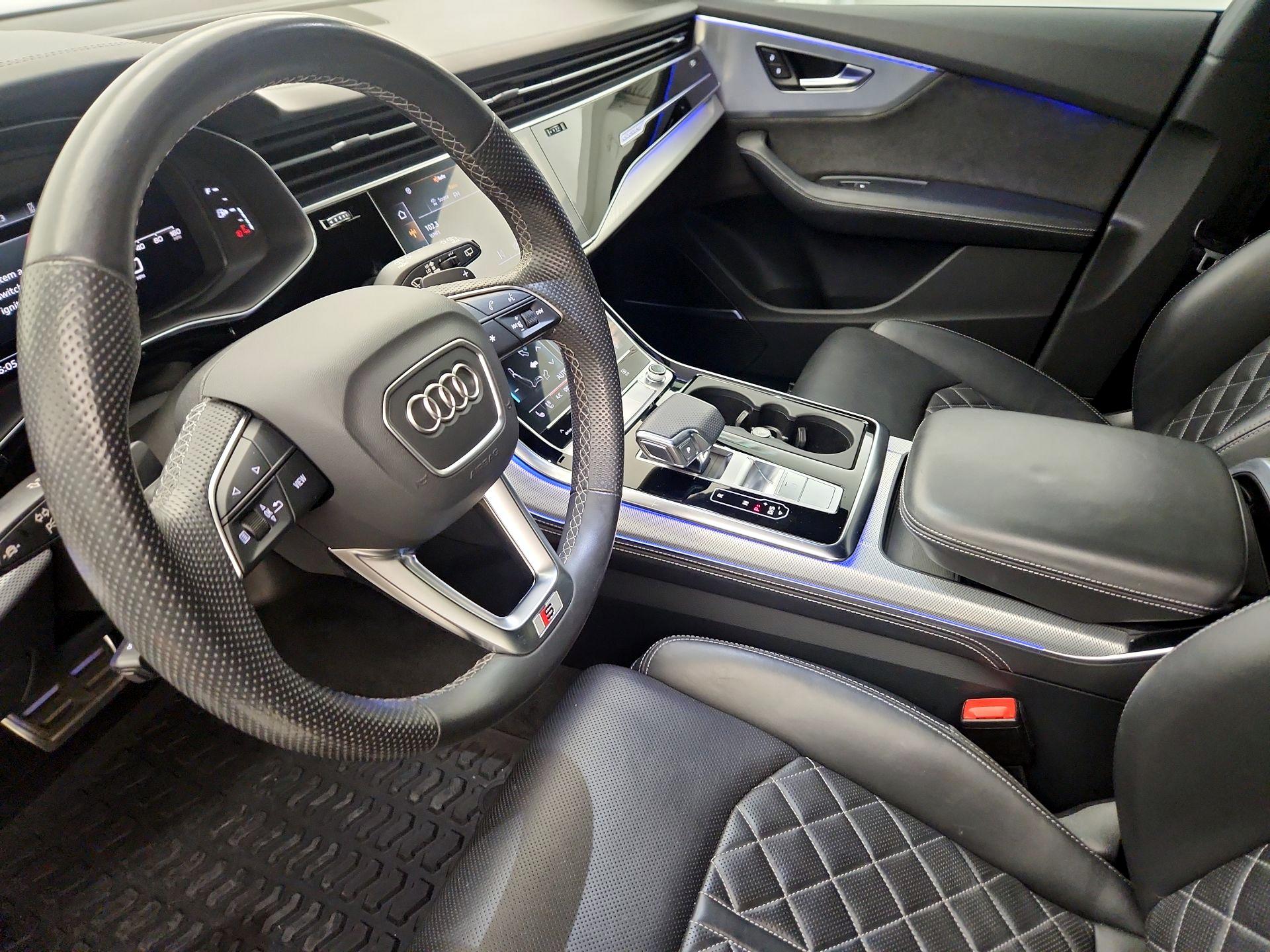 Thumbnail: 2021 Audi SQ8 - 11