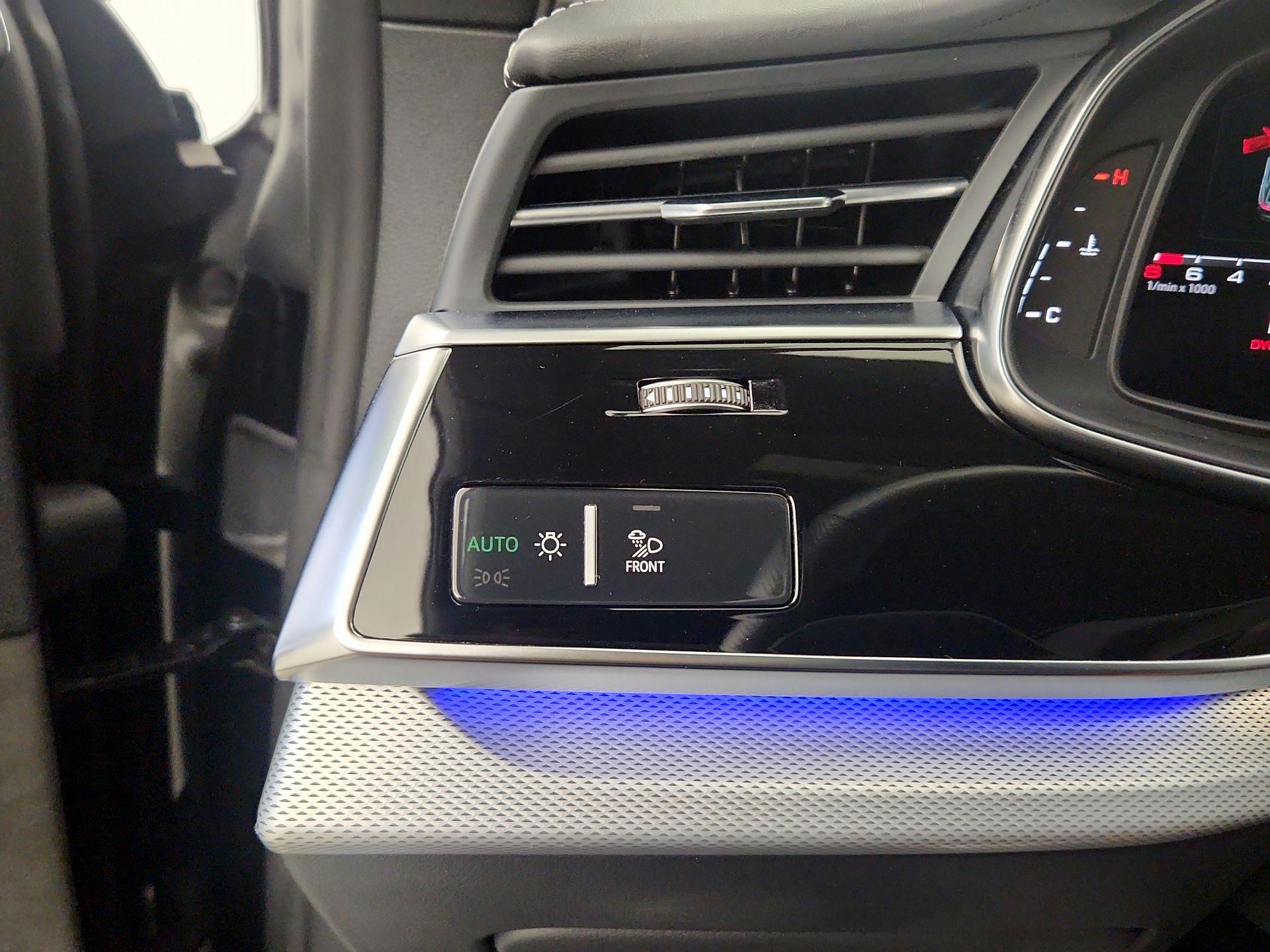 Thumbnail: 2021 Audi SQ8 - 13