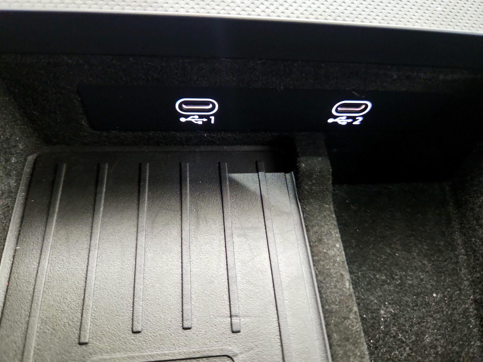 Thumbnail: 2021 Audi SQ8 - 18