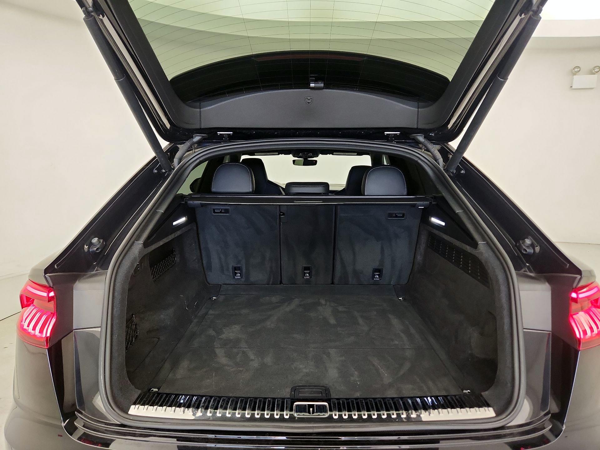 Thumbnail: 2021 Audi SQ8 - 20