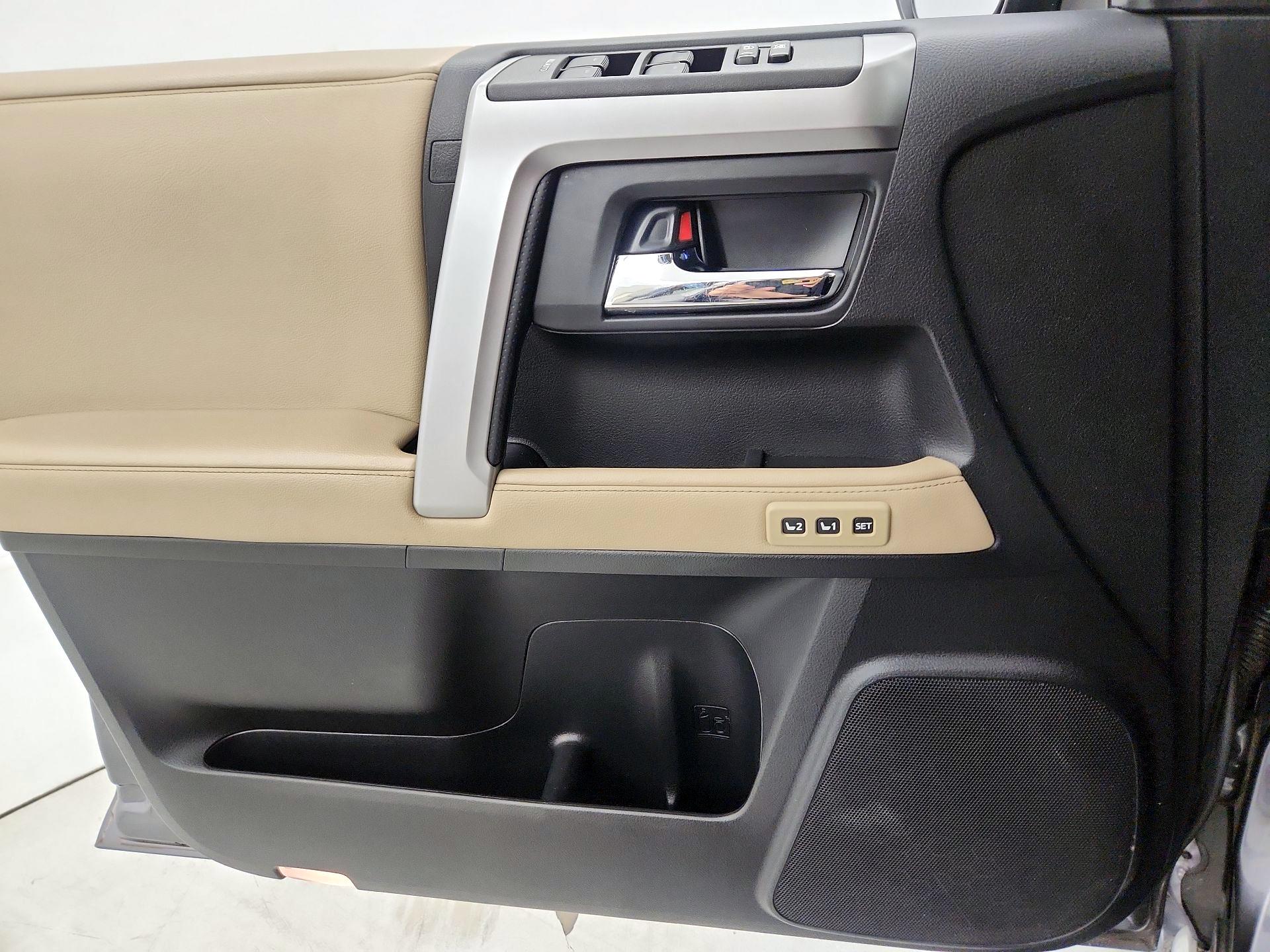 Thumbnail: 2020 Toyota 4Runner - 12
