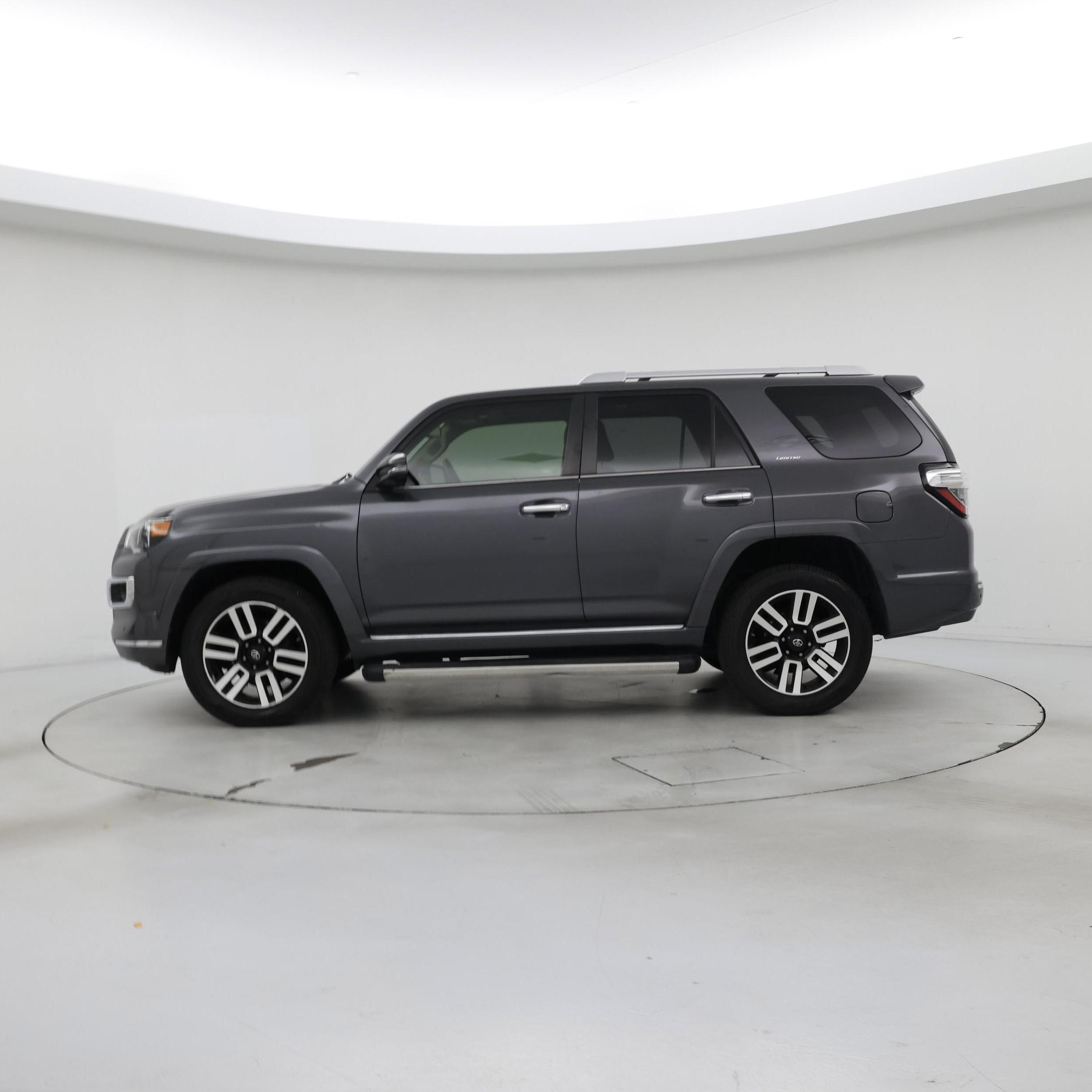 Thumbnail: 2020 Toyota 4Runner - 3