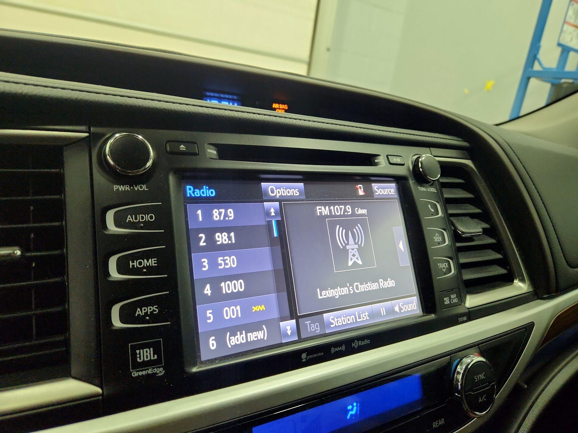Thumbnail: 2018 Toyota Highlander - 15