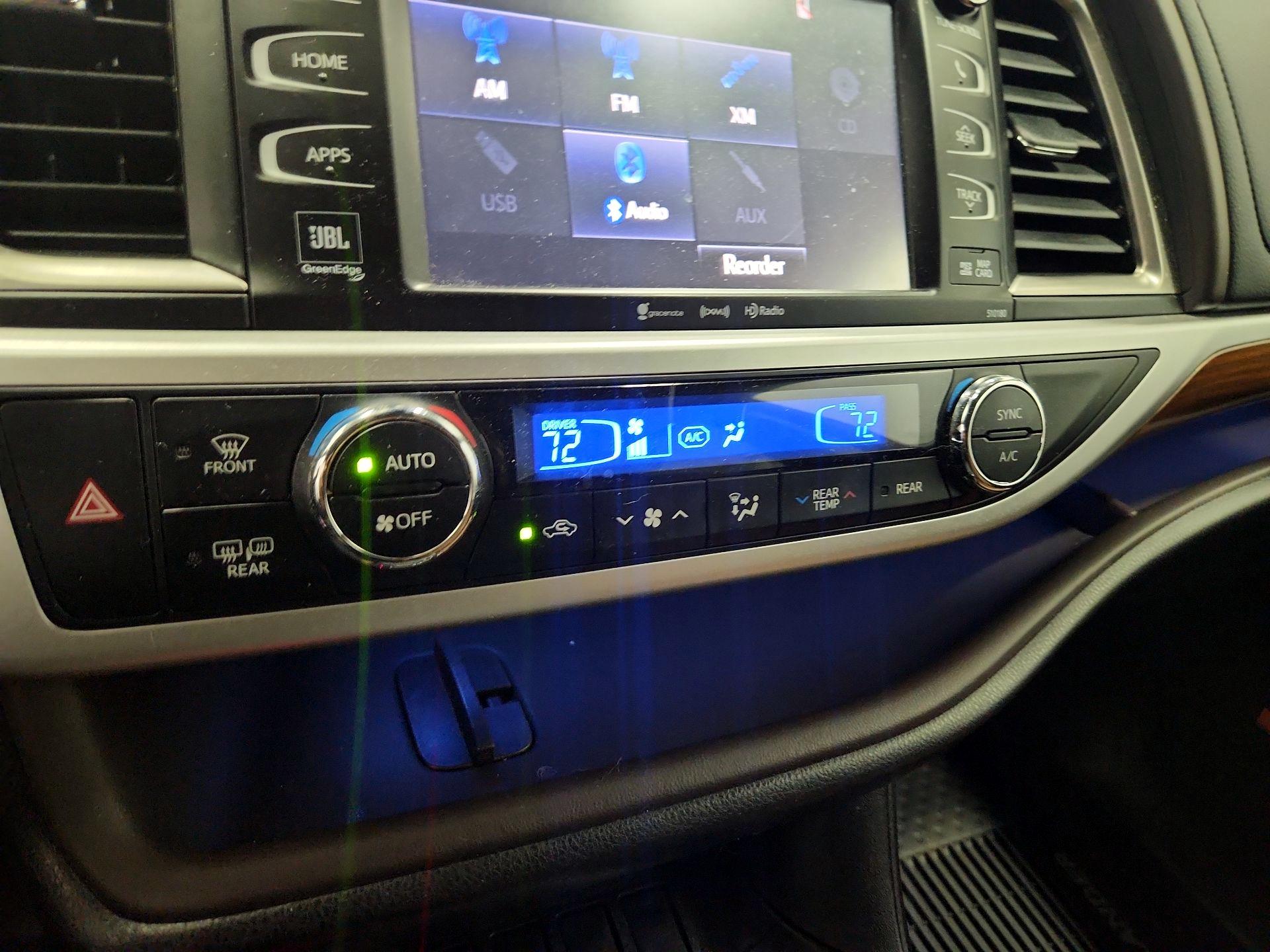 Thumbnail: 2018 Toyota Highlander - 16