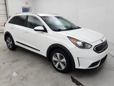 White 2018 Kia Niro LX