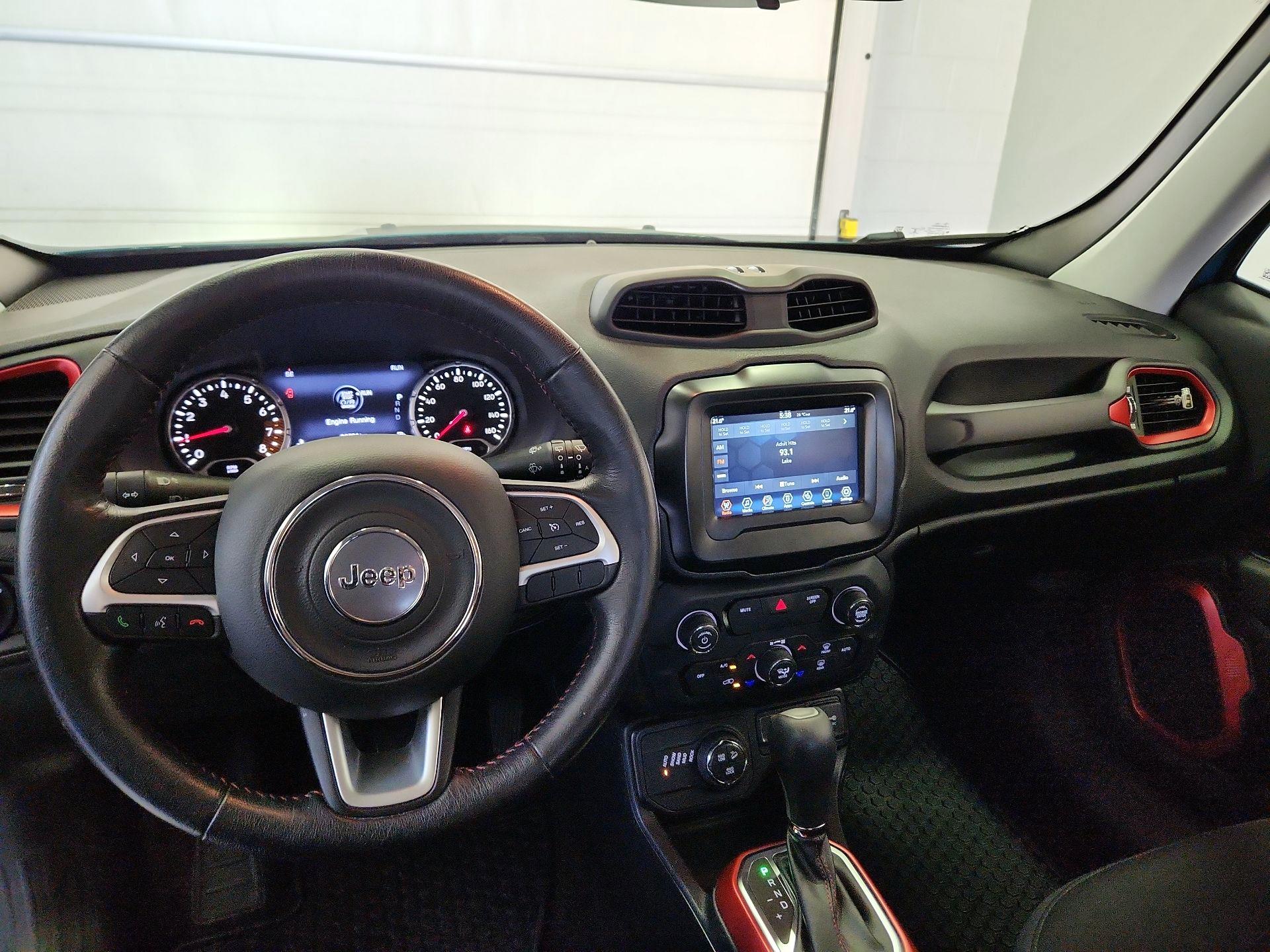 Thumbnail: 2020 Jeep Renegade - 9