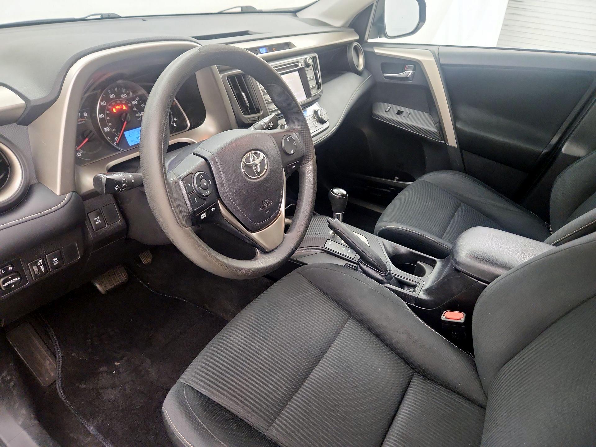 Thumbnail: 2015 Toyota RAV4 - 11