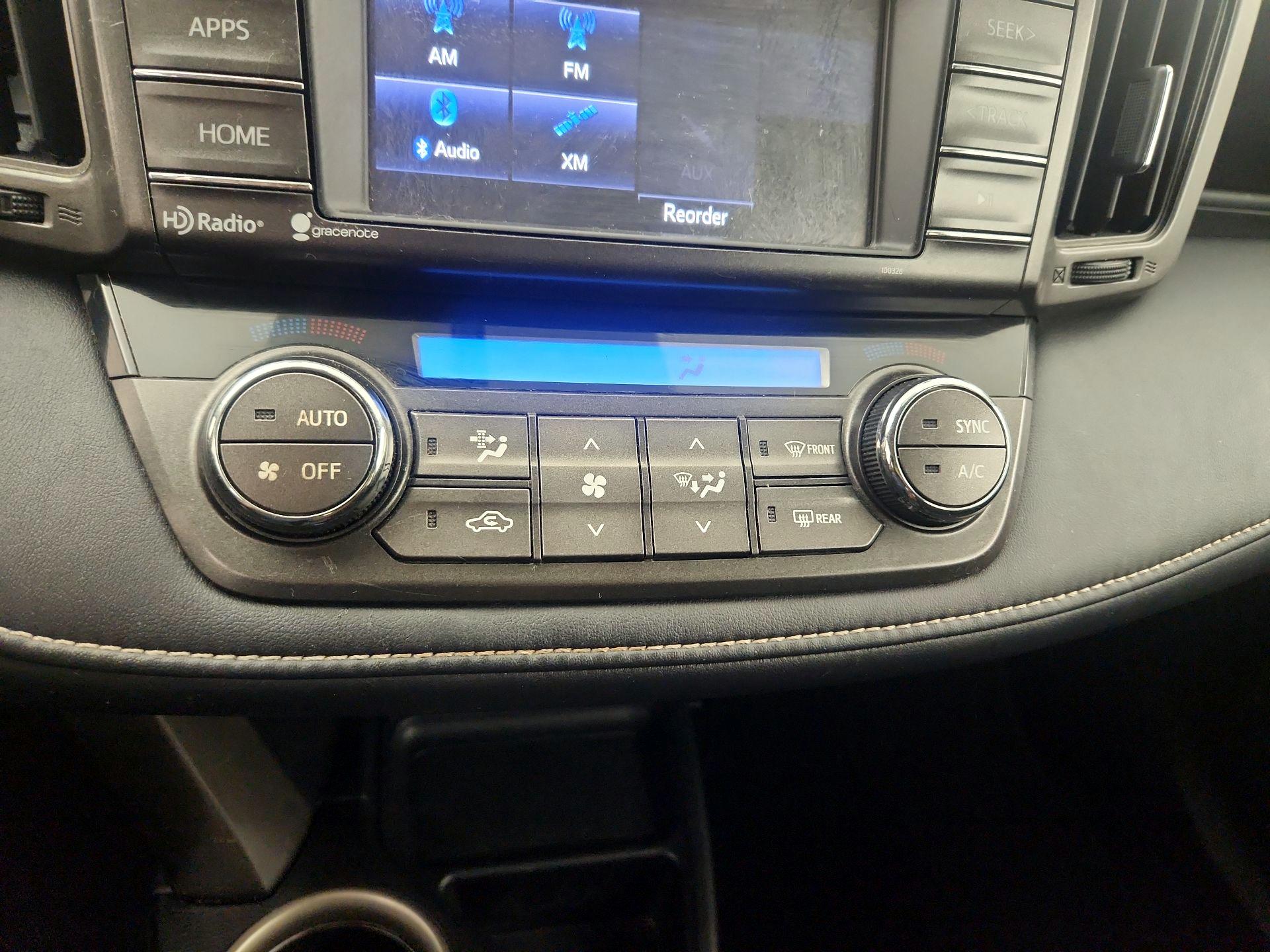 Thumbnail: 2015 Toyota RAV4 - 16