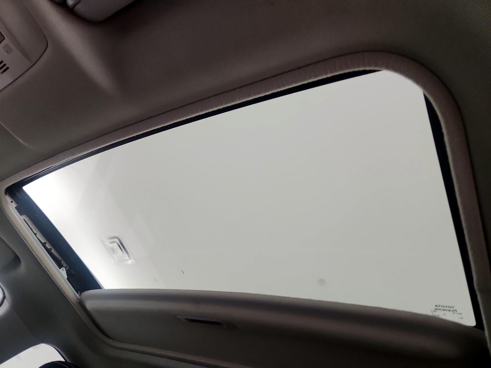 Thumbnail: 2015 Toyota RAV4 - 19