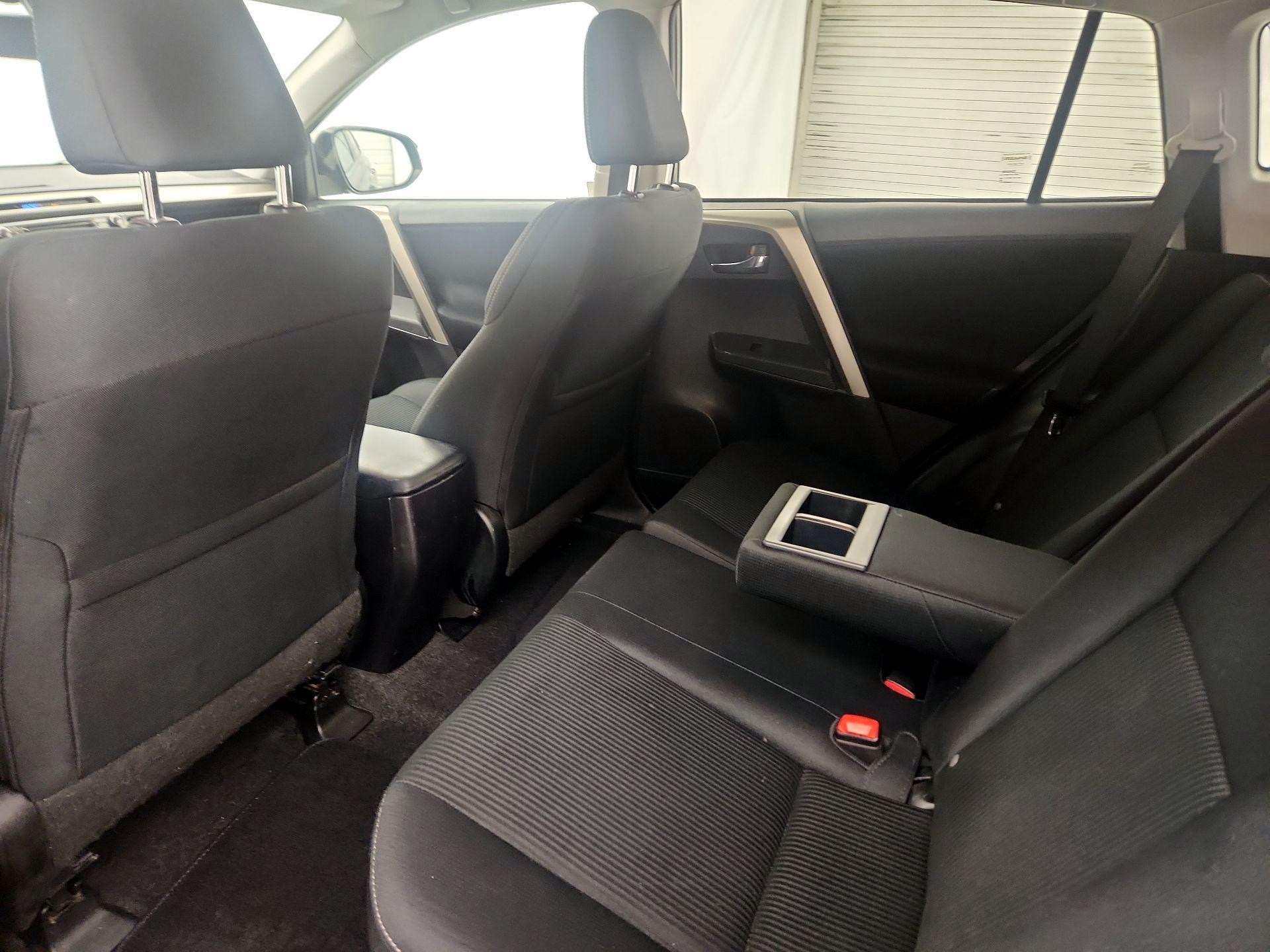Thumbnail: 2015 Toyota RAV4 - 20